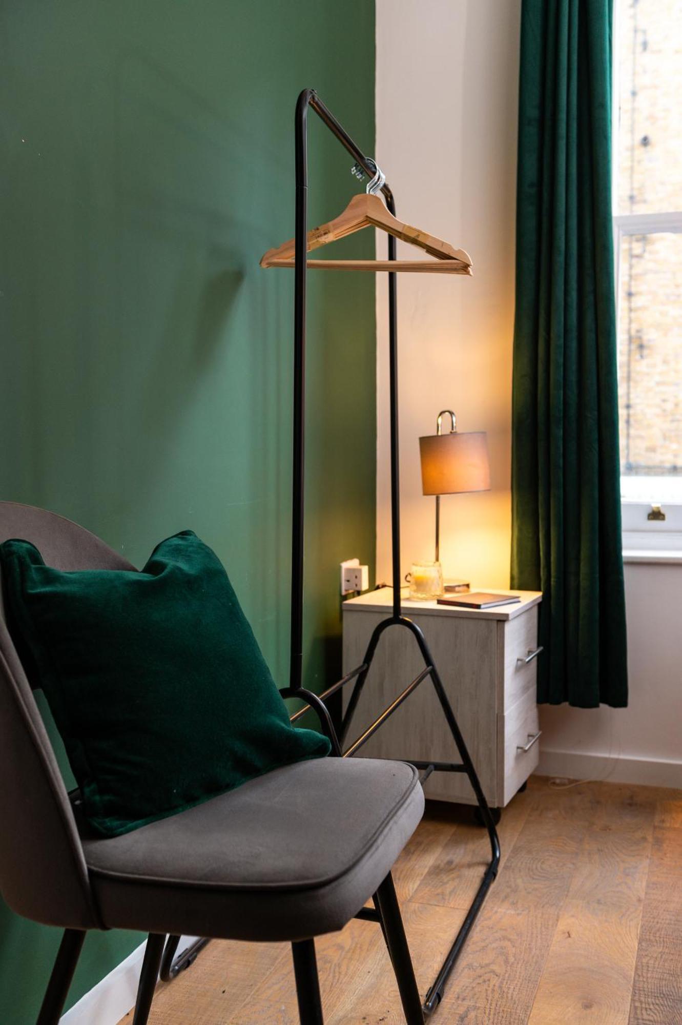 1br Stylish Flat By Hostarahomes, Near Liverpool Street, Prime Location, Sleeps Up To 4 Leilighet London