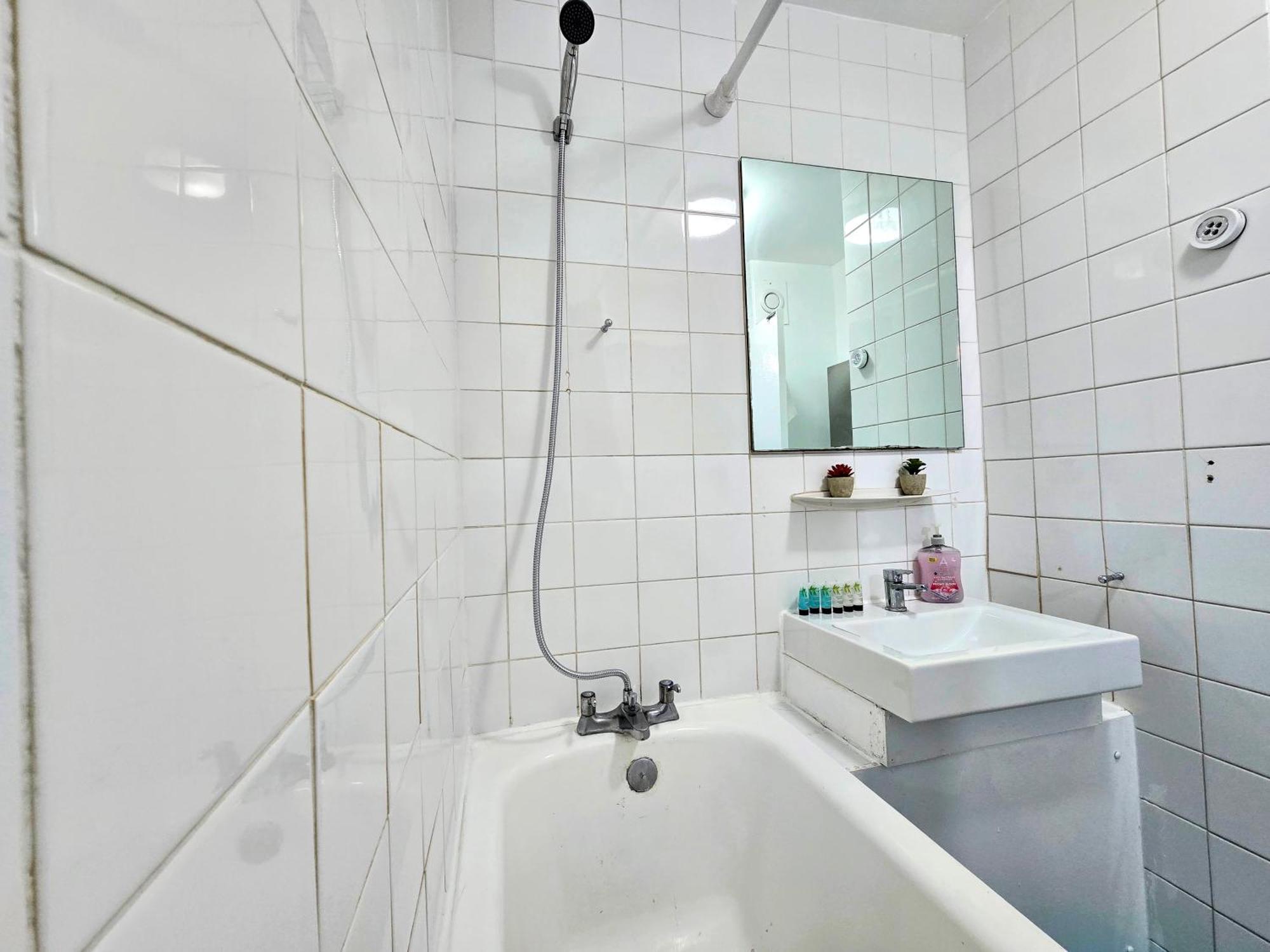 Comfy 3br Flat In The Perfect For Long