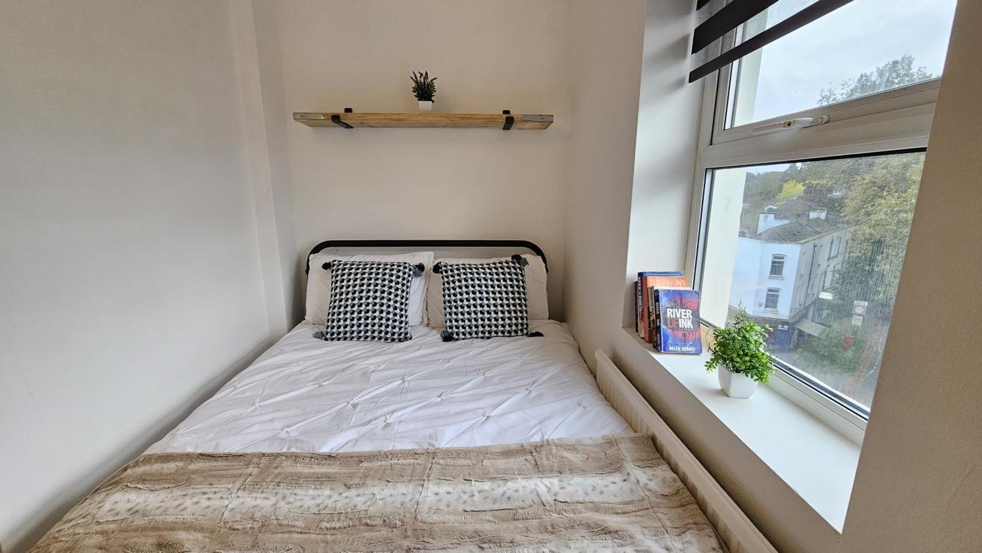 Newly Renovated & Ensuite Rooms! - Camberwell Apartment *