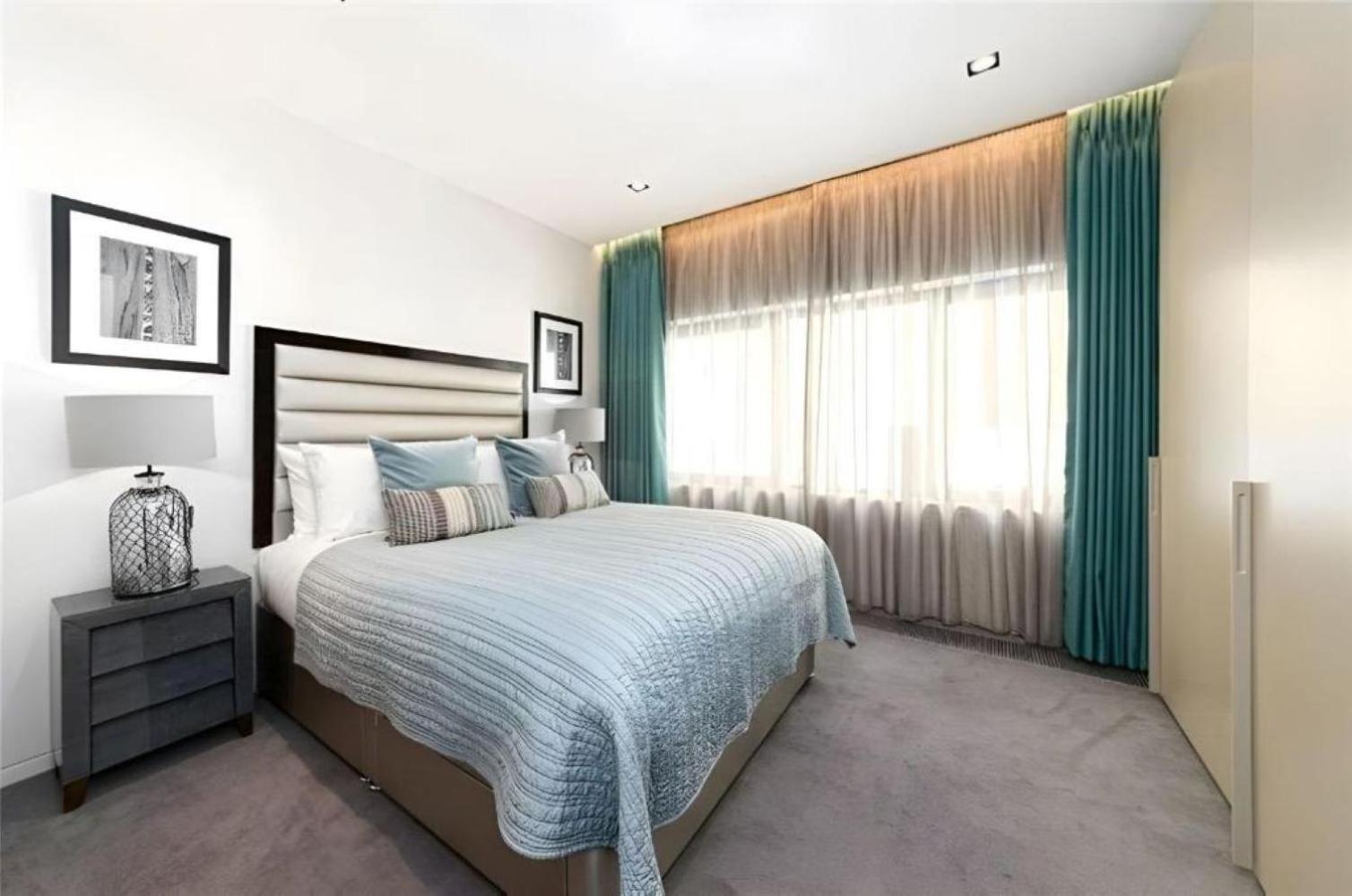 Bright Spacious In Mayfair 1600sqft Sleeps Up To 6 People