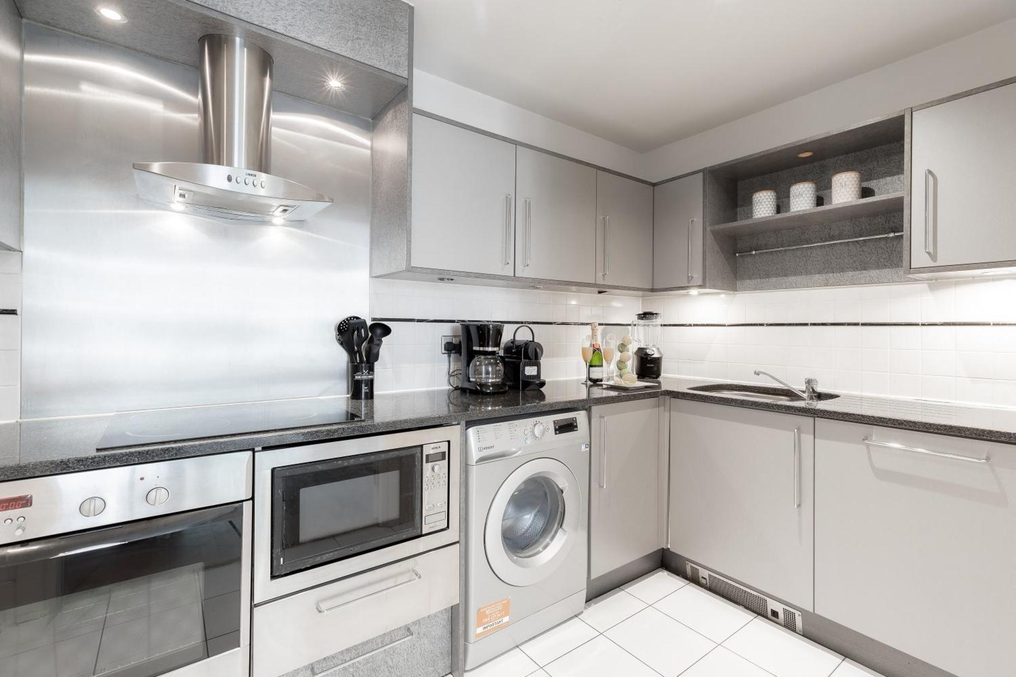 Thames View In Town! Large Luxxe Nomad Design Family Appartement *