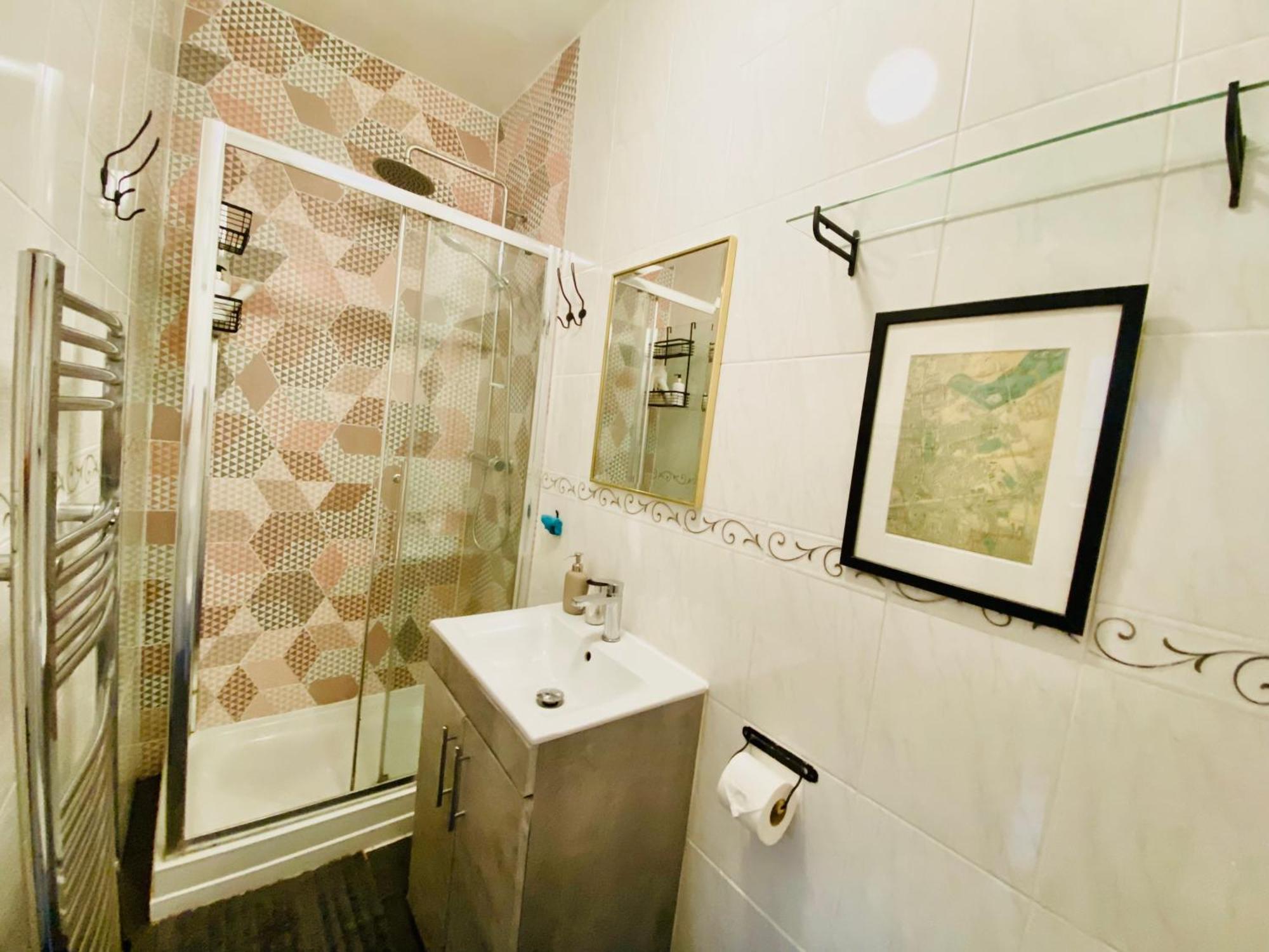 London's East End 2 Bedroom Londen