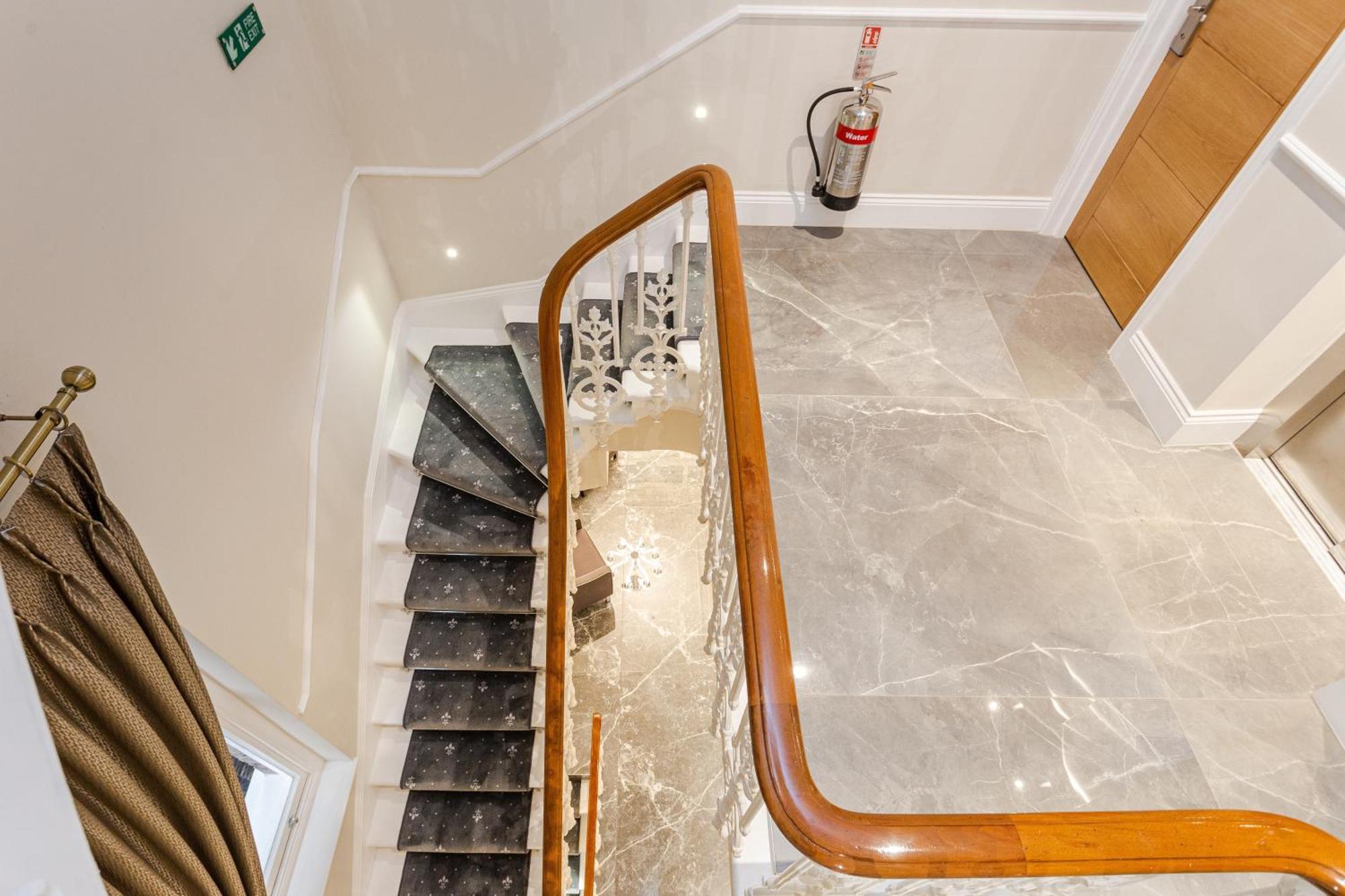 Apartment Redcliffe Gardens London