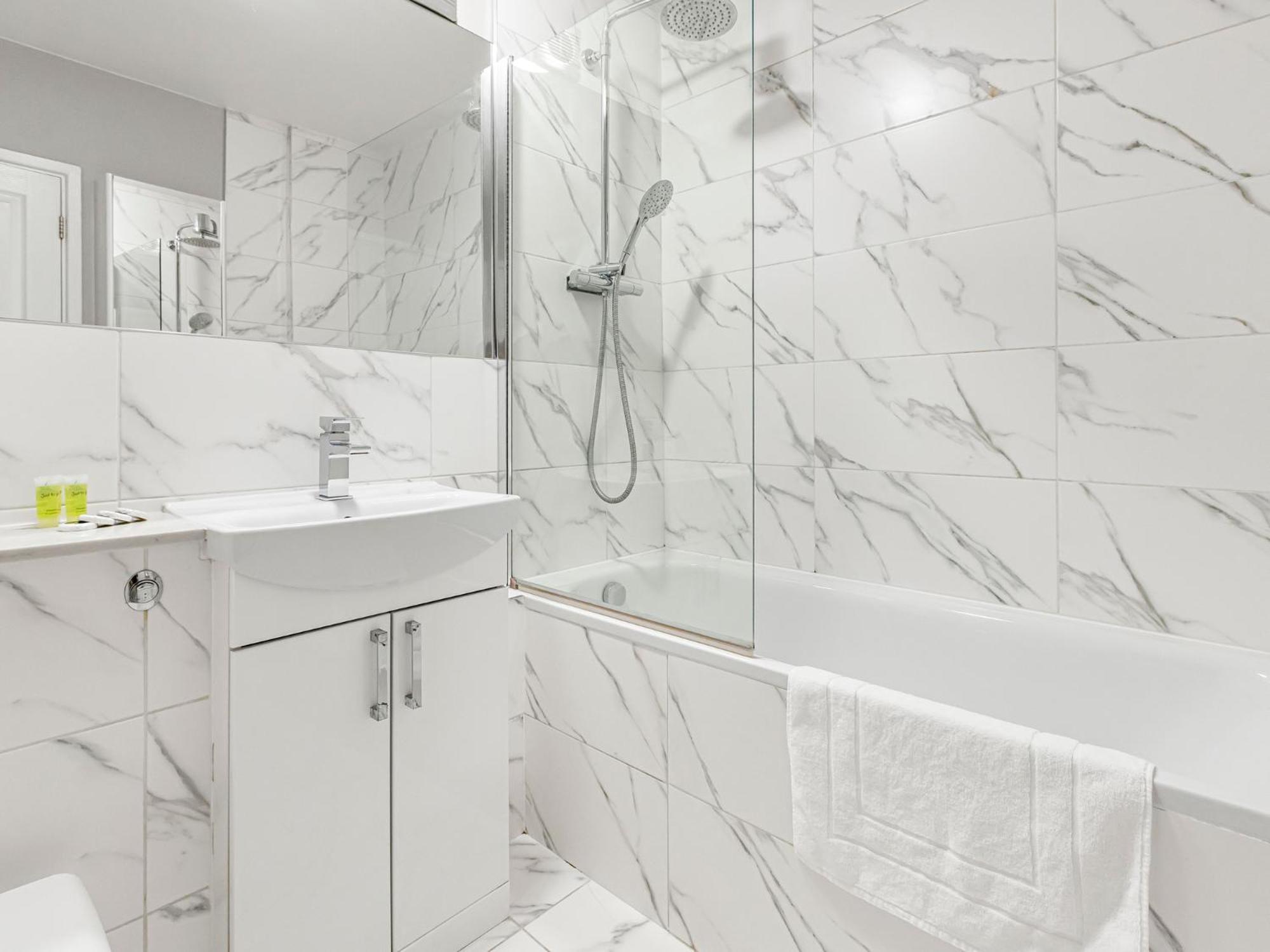 Pass The Keys - Stylish Flat With View In West Central Apartment London