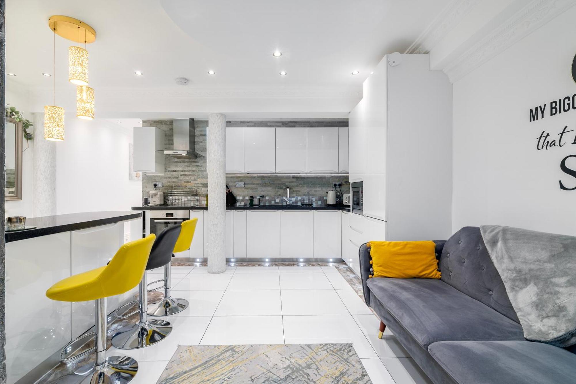Elegant 2 Bed Garden Flat, London, Paddington! London