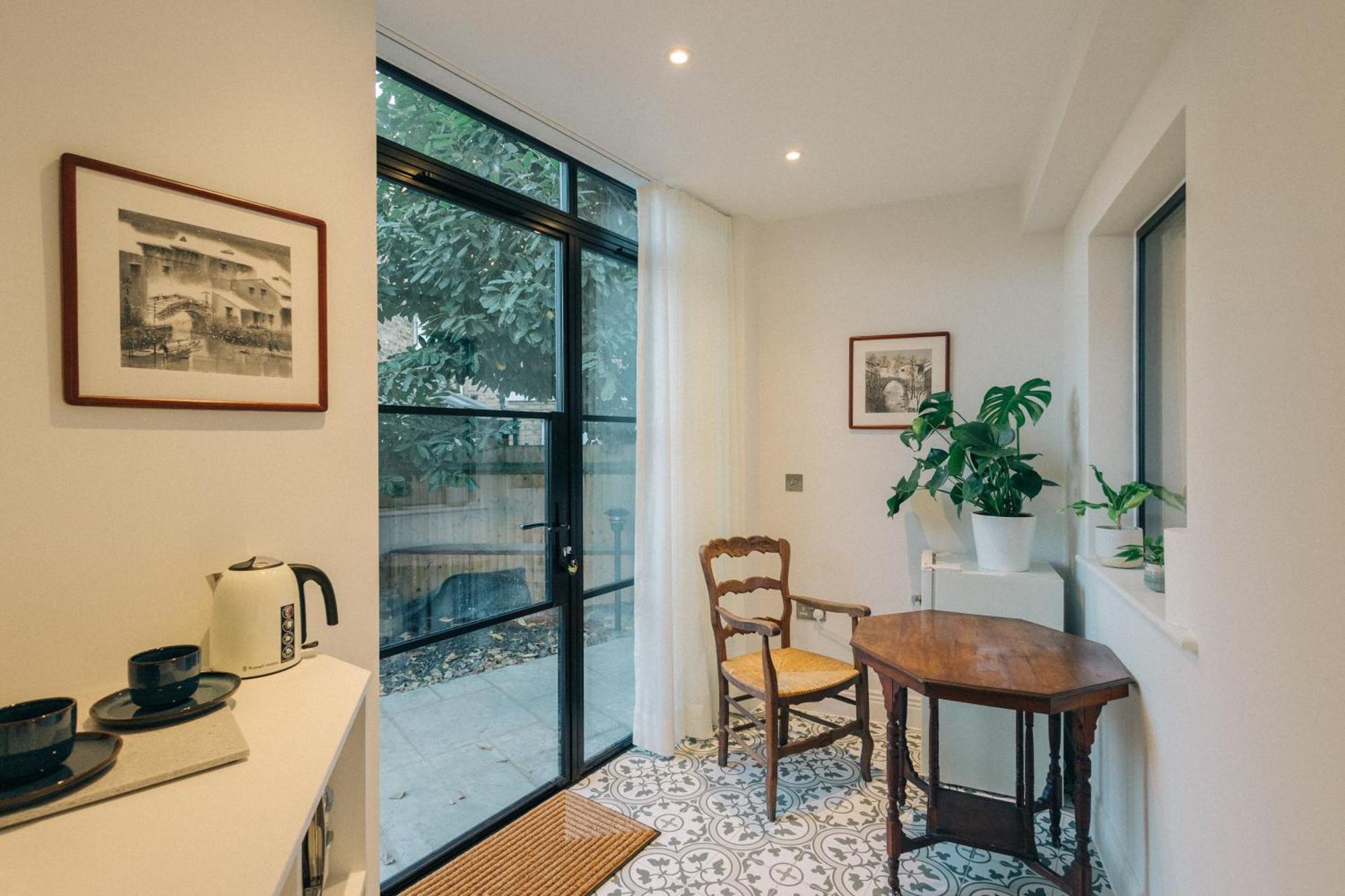 Lin Song House South Garden Getaway * London