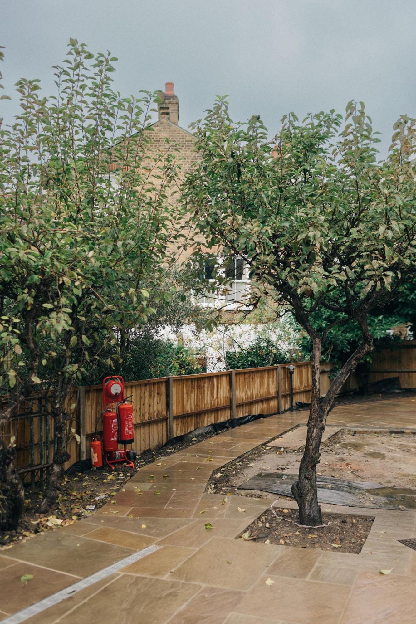 Lin Song House South Garden Getaway London