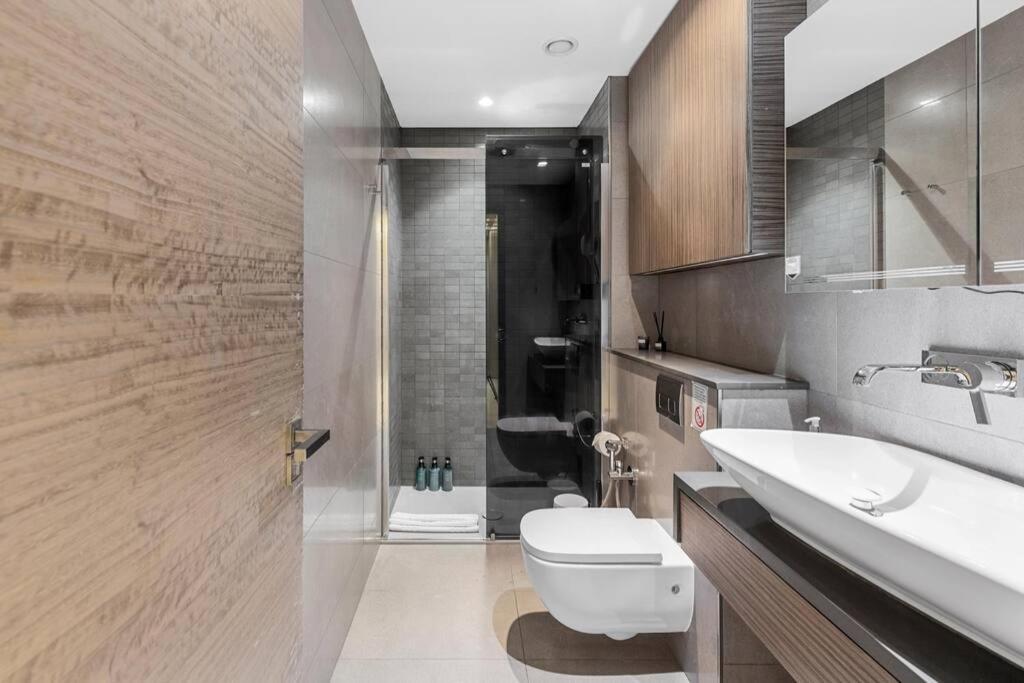 Leilighet Stylish 2 Bed Split Level Flat