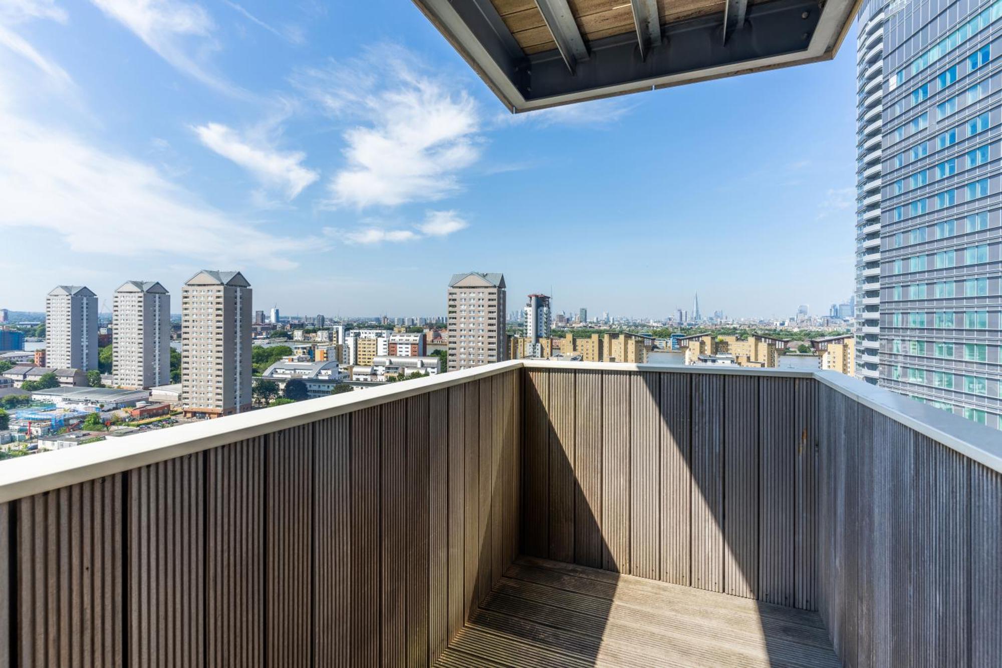 Flat In Canary Wharf With Amazing Views & Balcony London