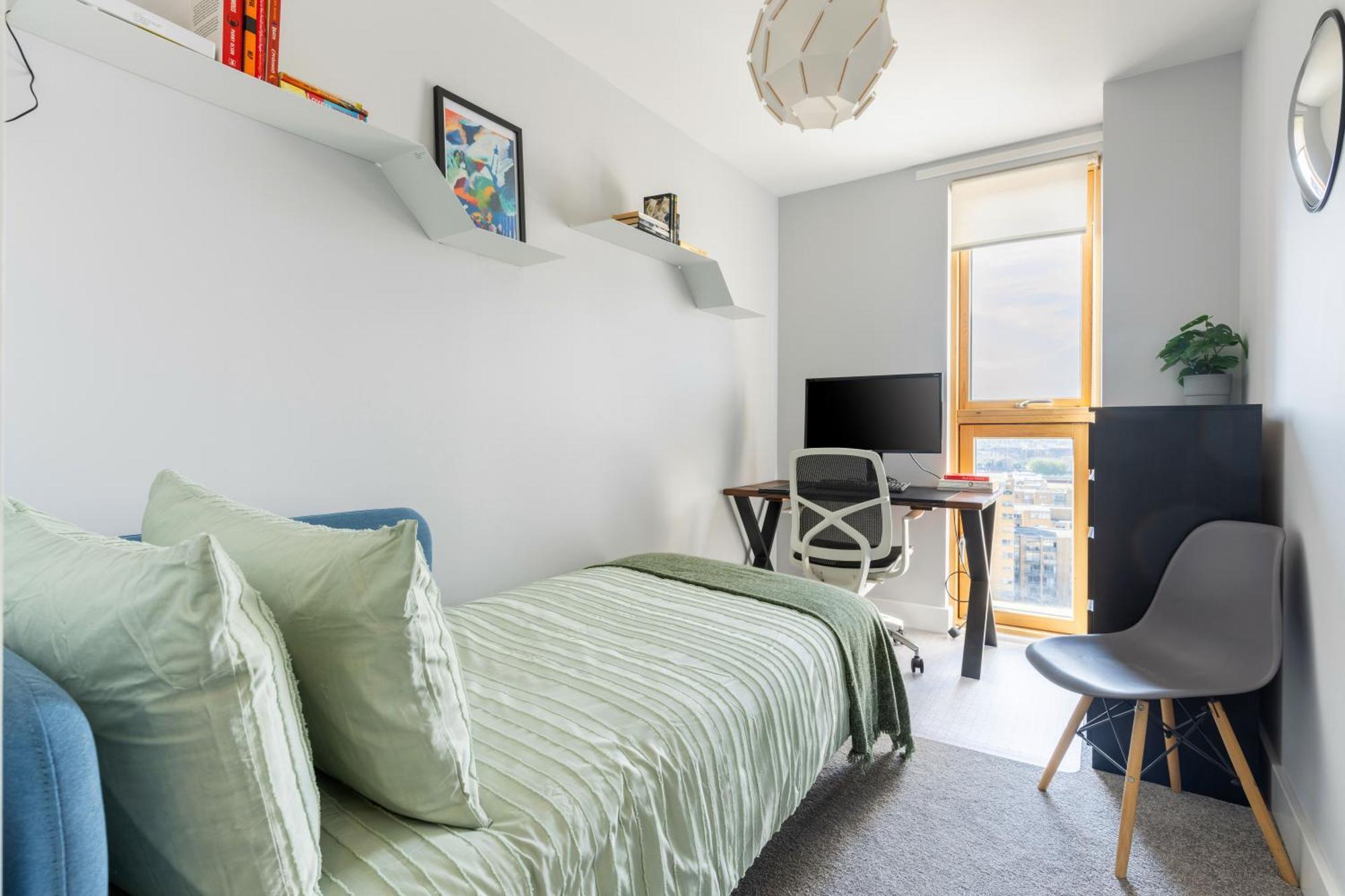Flat In Canary Wharf With Amazing Views & Balcony Apartment