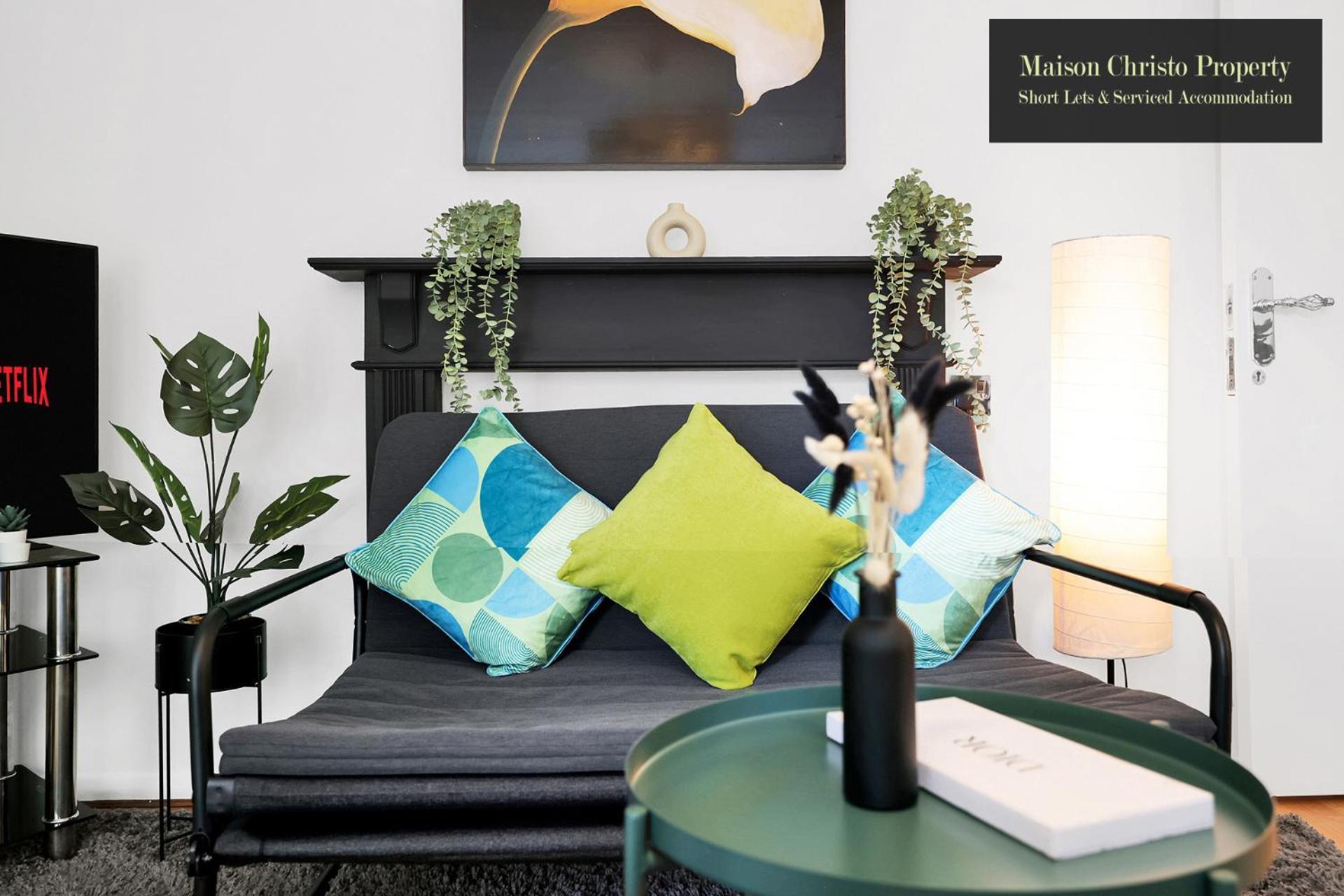 Weekly Or Monthly Stays, London, Stepney Green, 2bedroom Apt, Sleeps 6, Servcied By Maison Christo Short Lets & Serviced Accomdation Apartment