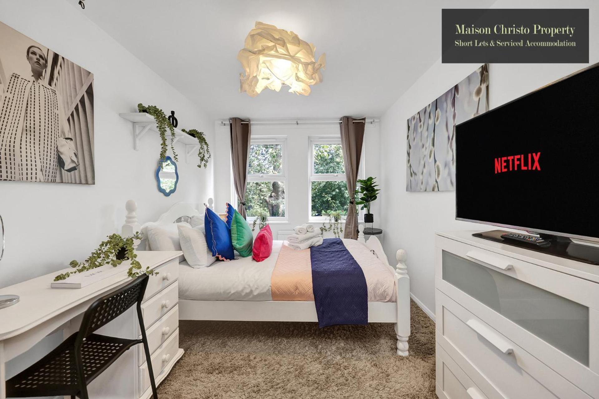 Apartment Weekly Or Monthly Stays, London, Stepney Green, 2bedroom Apt, Sleeps 6, Servcied By Maison Christo Short Lets & Serviced Accomdation *