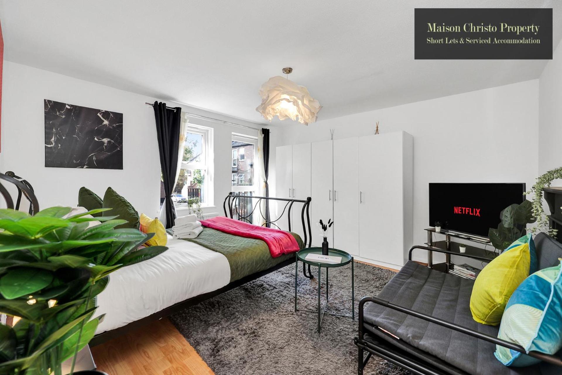 Weekly Or Monthly Stays, London, Stepney Green, 2bedroom Apt, Sleeps 6, Servcied By Maison Christo Short Lets & Serviced Accomdation Apartment *