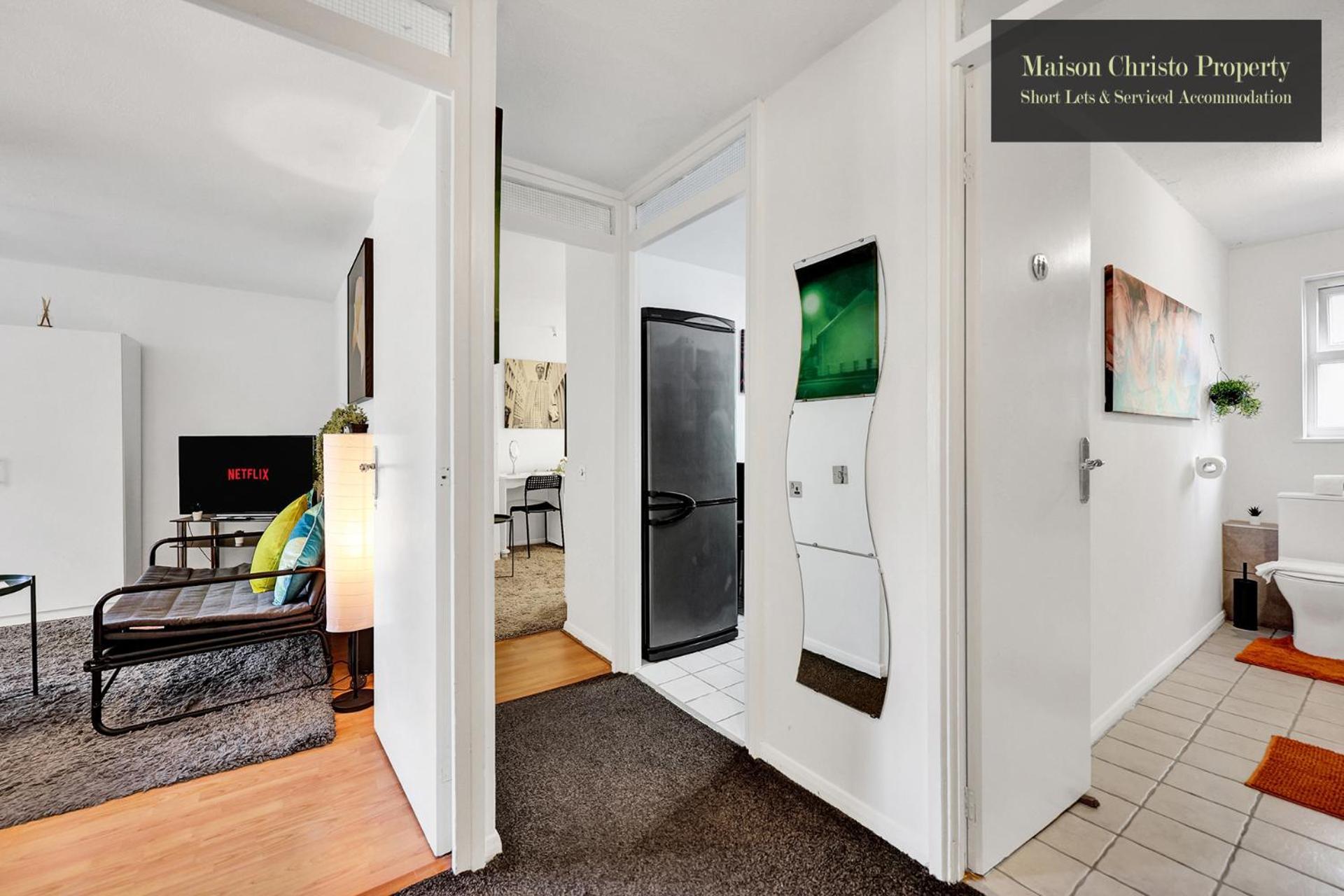 Weekly Or Monthly Stays, London, Stepney Green, 2bedroom Apt, Sleeps 6, Servcied By Maison Christo Short Lets & Serviced Accomdation * London