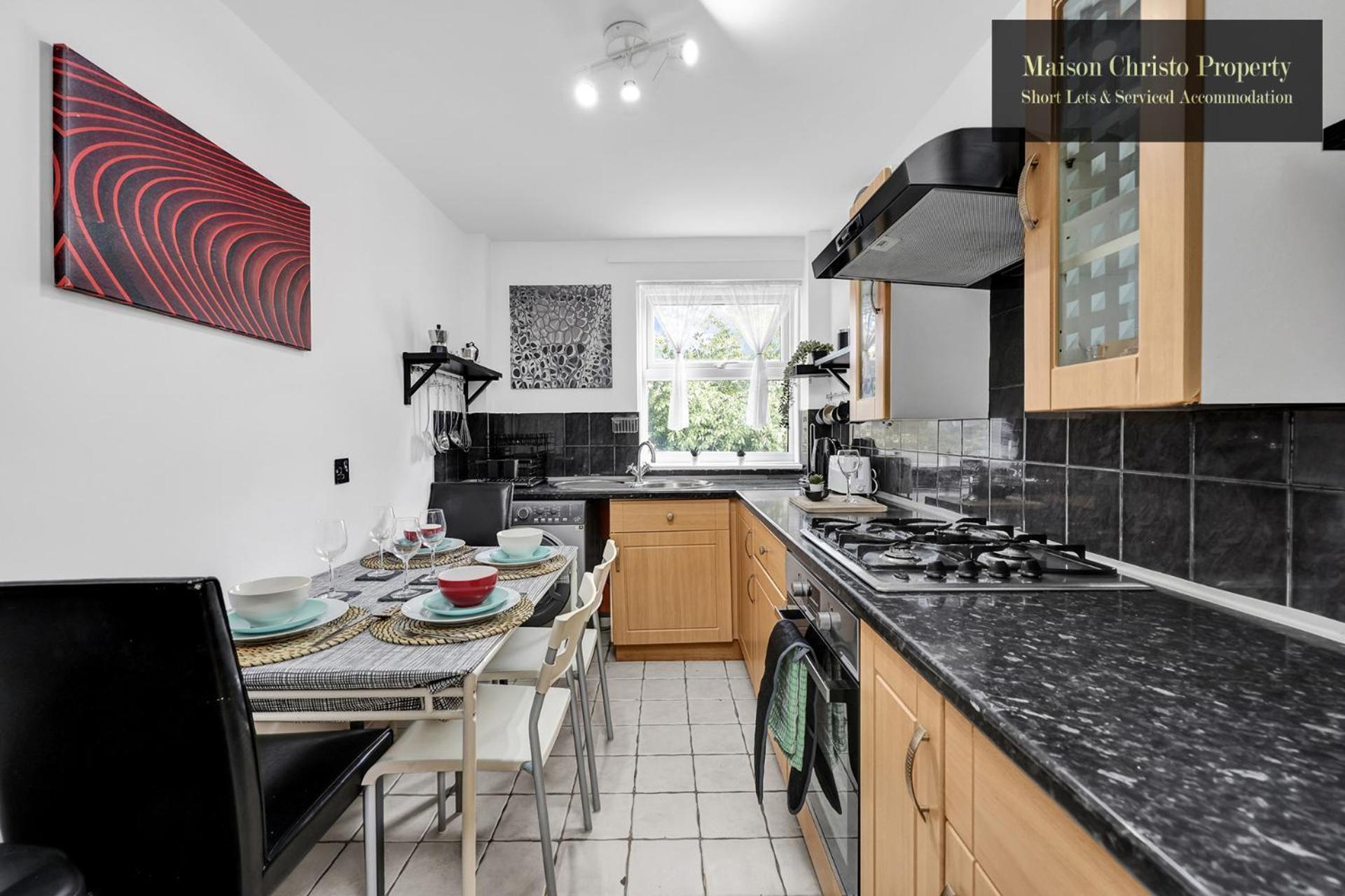 Weekly Or Monthly Stays, London, Stepney Green, 2bedroom Apt, Sleeps 6, Servcied By Maison Christo Short Lets & Serviced Accomdation Apartment *