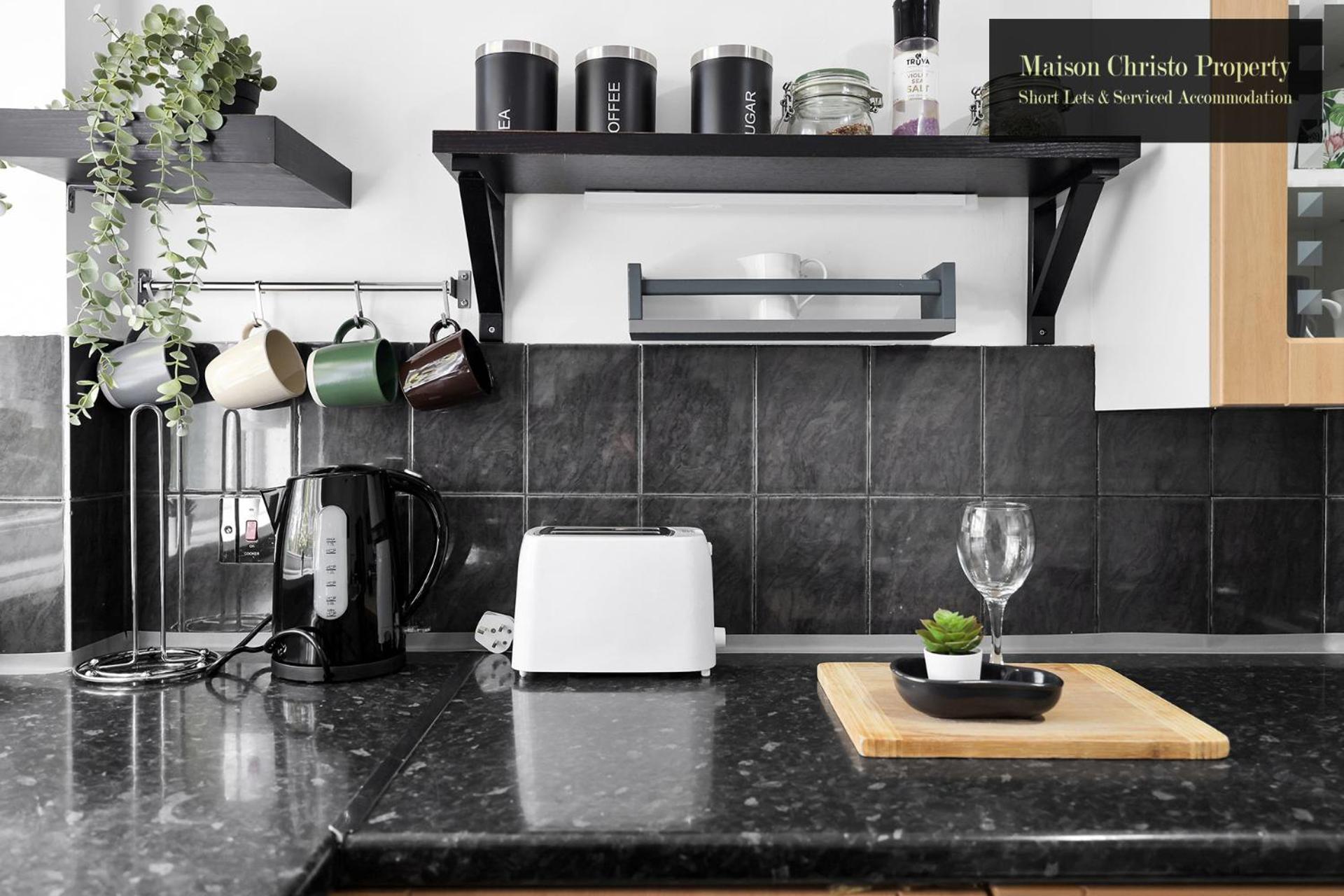 Weekly Or Monthly Stays, London, Stepney Green, 2bedroom Apt, Sleeps 6, Servcied By Maison Christo Short Lets & Serviced Accomdation Apartment London