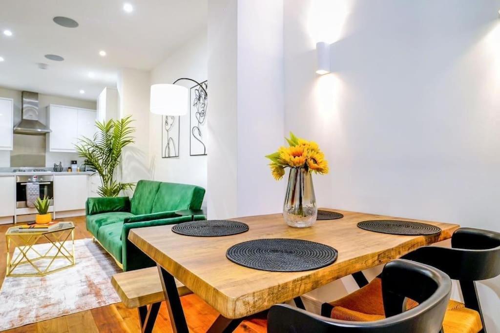 Hyde Park Luxury 2 Bed 2 Bath House