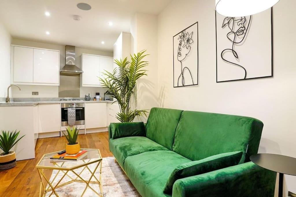 Hyde Park Luxury 2 Bed 2 Bath House Apartment