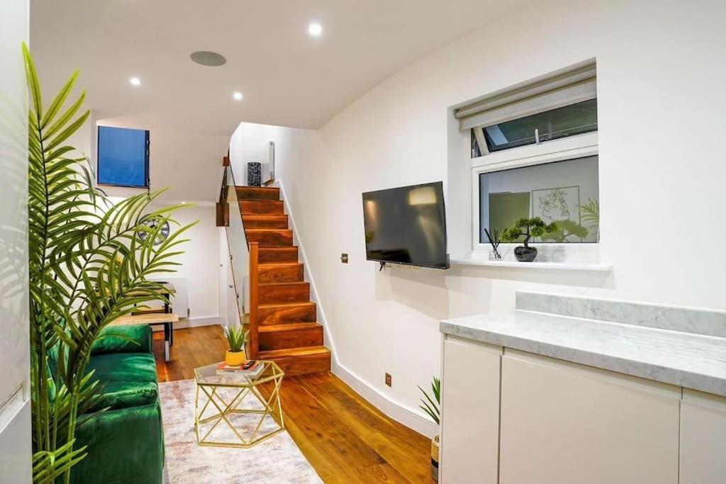 Hyde Park Luxury 2 Bed 2 Bath House Apartment