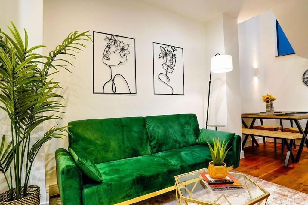Hyde Park Luxury 2 Bed 2 Bath House London