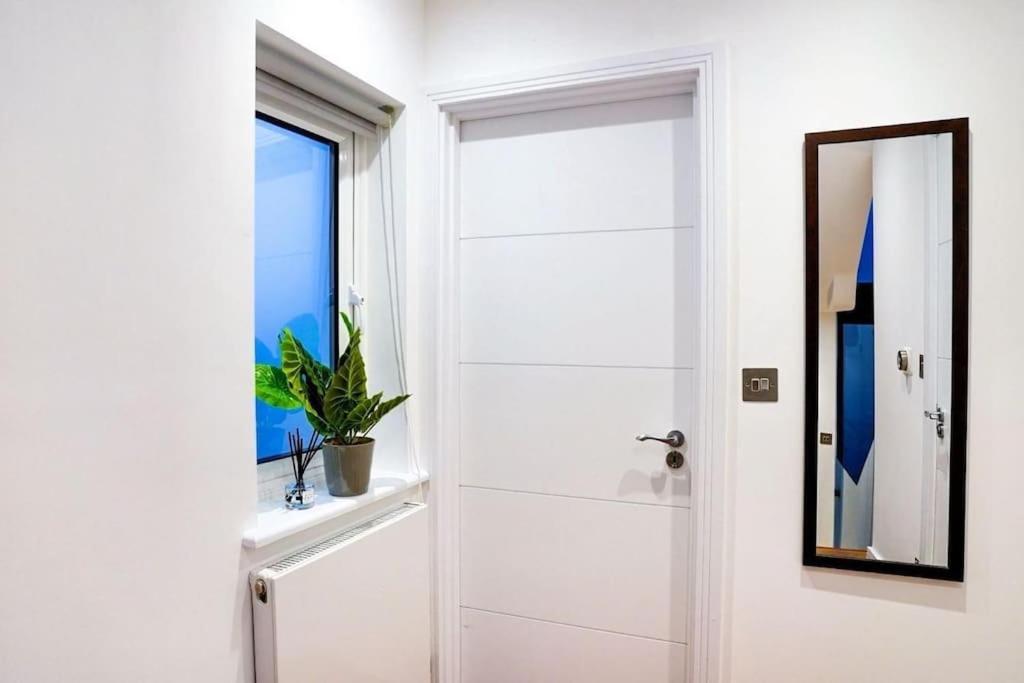 Hyde Park Luxury 2 Bed 2 Bath House * Londen