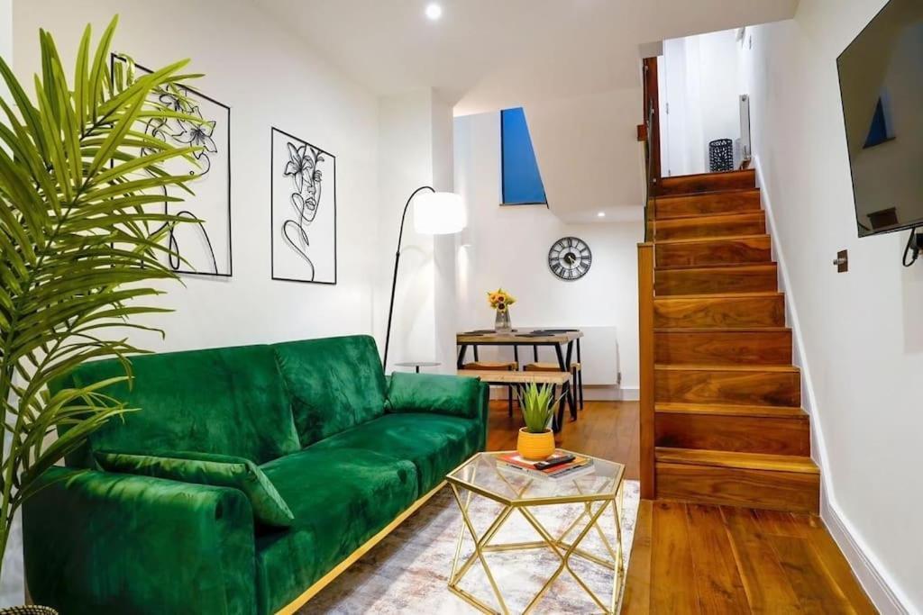 Hyde Park Luxury 2 Bed 2 Bath House London
