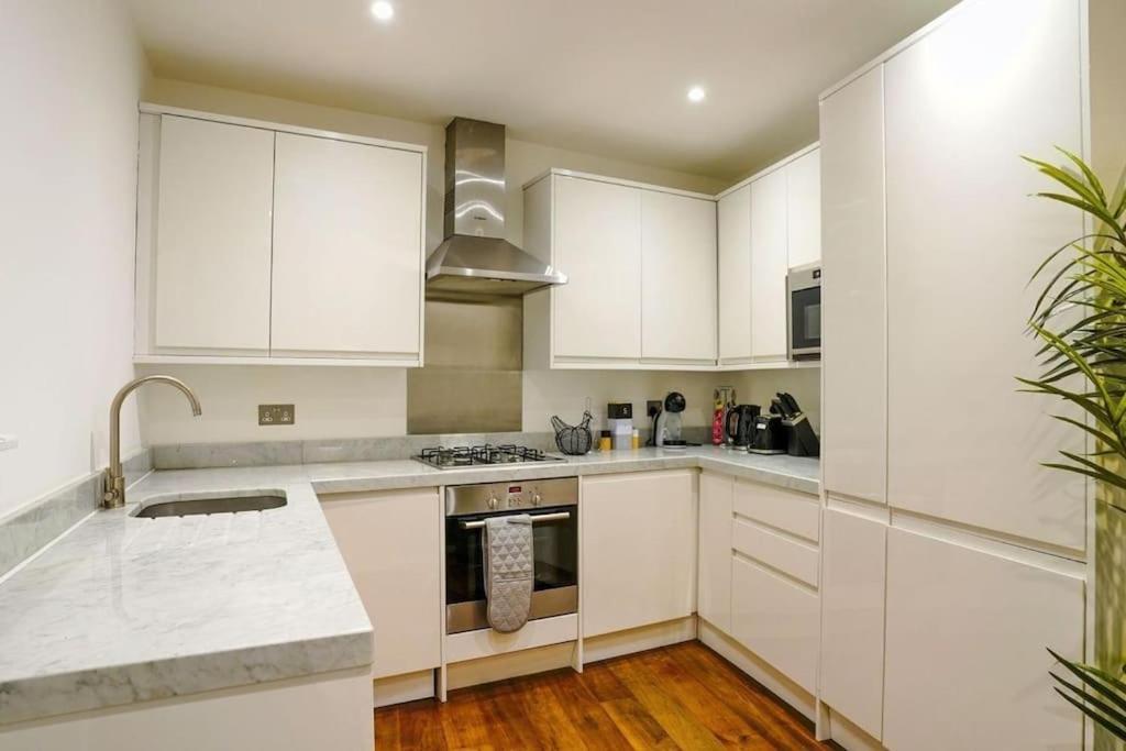 Hyde Park Luxury 2 Bed 2 Bath House