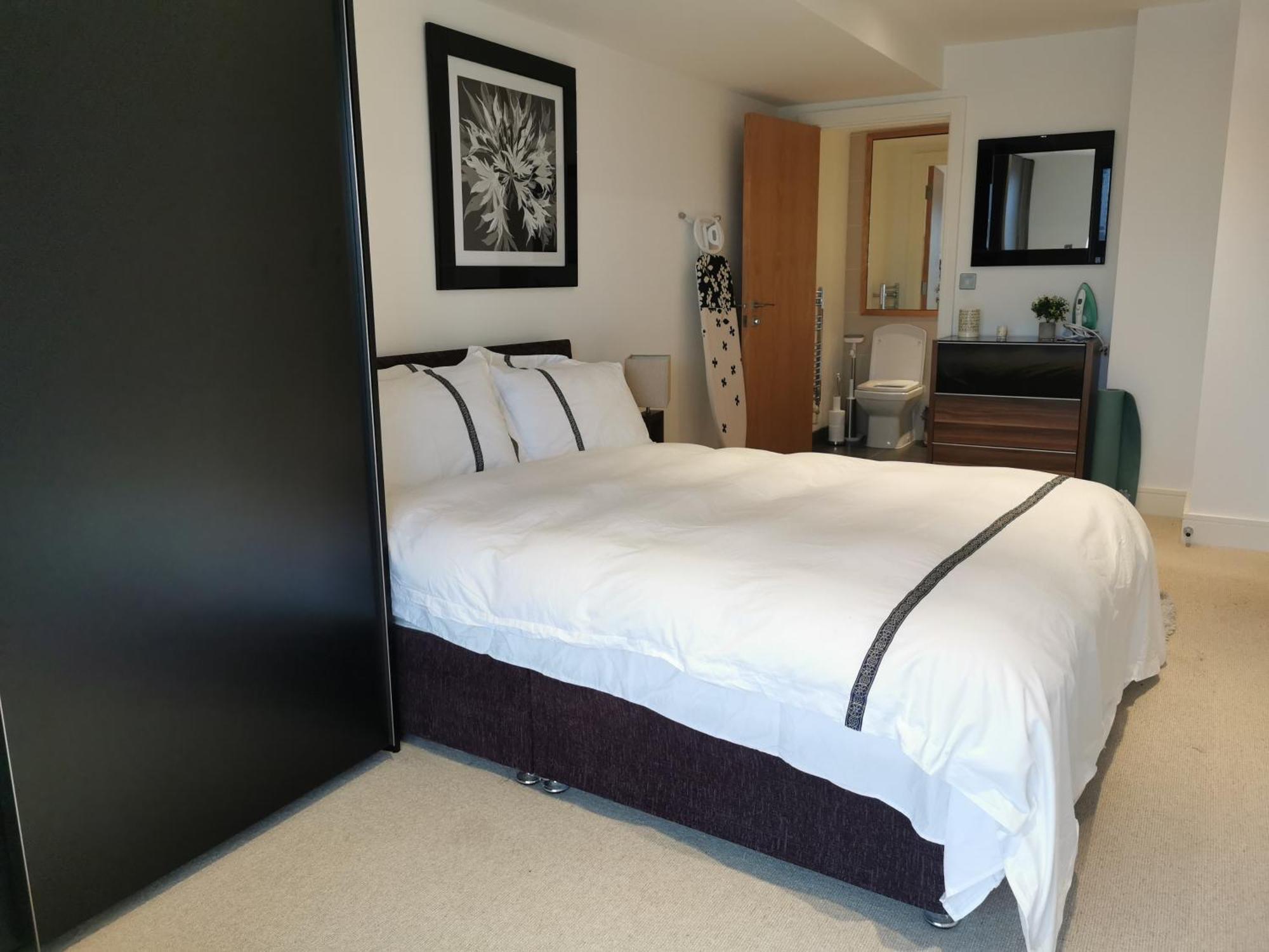 In Flat With Stunning Thames River View Londen