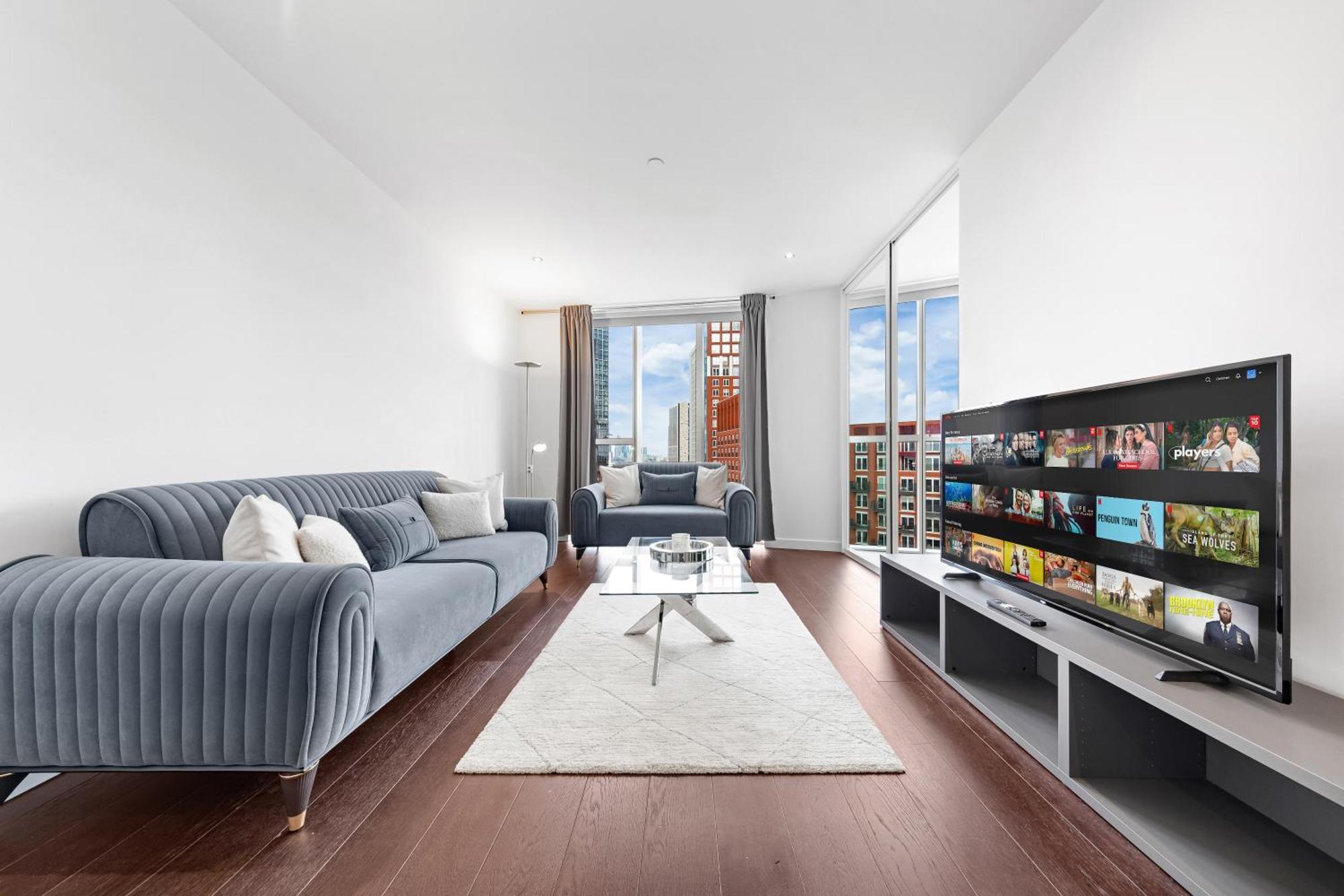 18th Floor Luxury 2 Bedroom, 2 Bathroom Sky View With Rooftop Access & Gym! Unbeatable Experience & Extreme Value! Apartamento