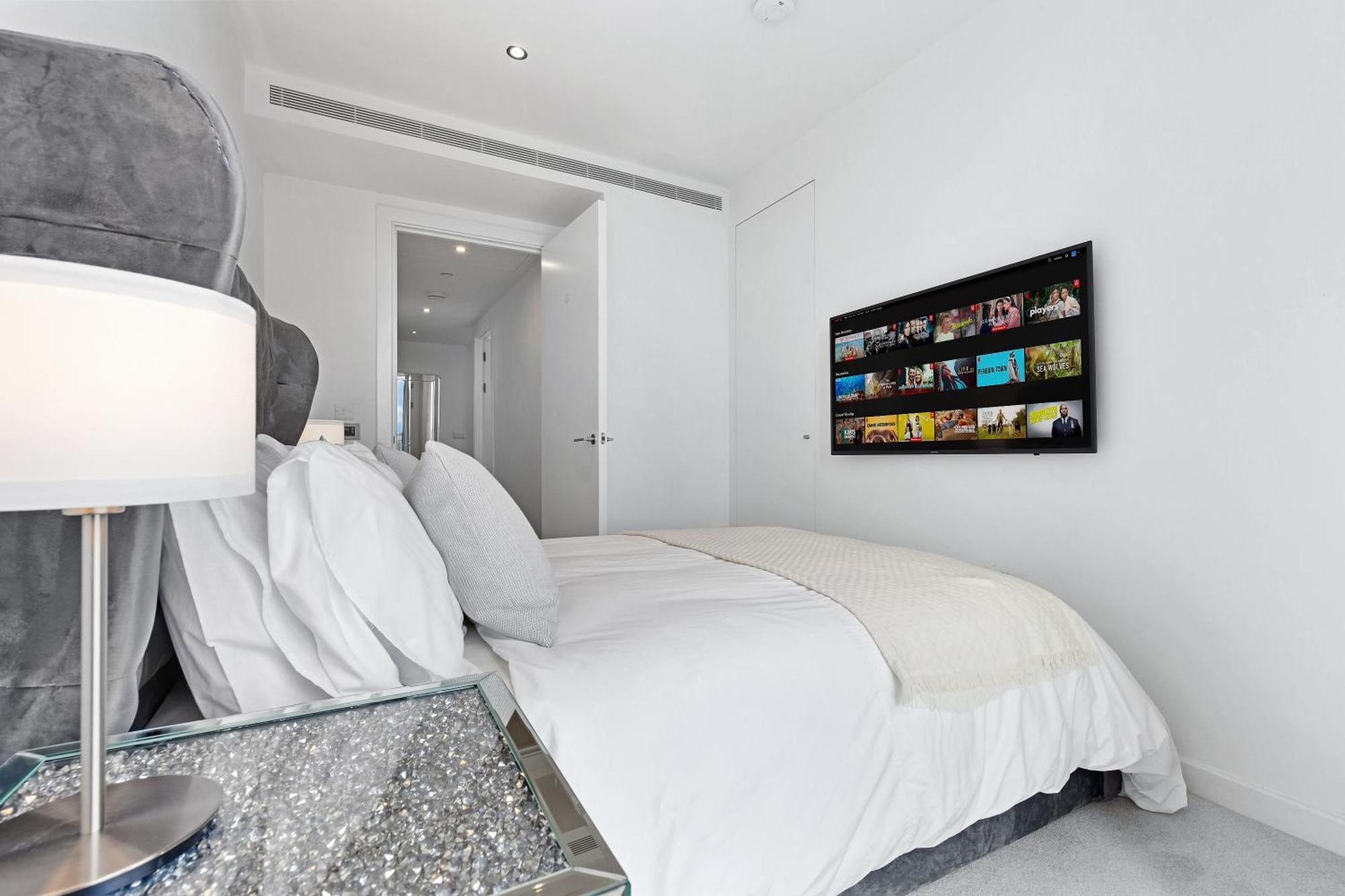 Apartamento 18th Floor Luxury 2 Bedroom, 2 Bathroom Sky View With Rooftop Access & Gym! Unbeatable Experience & Extreme Value! Londres
