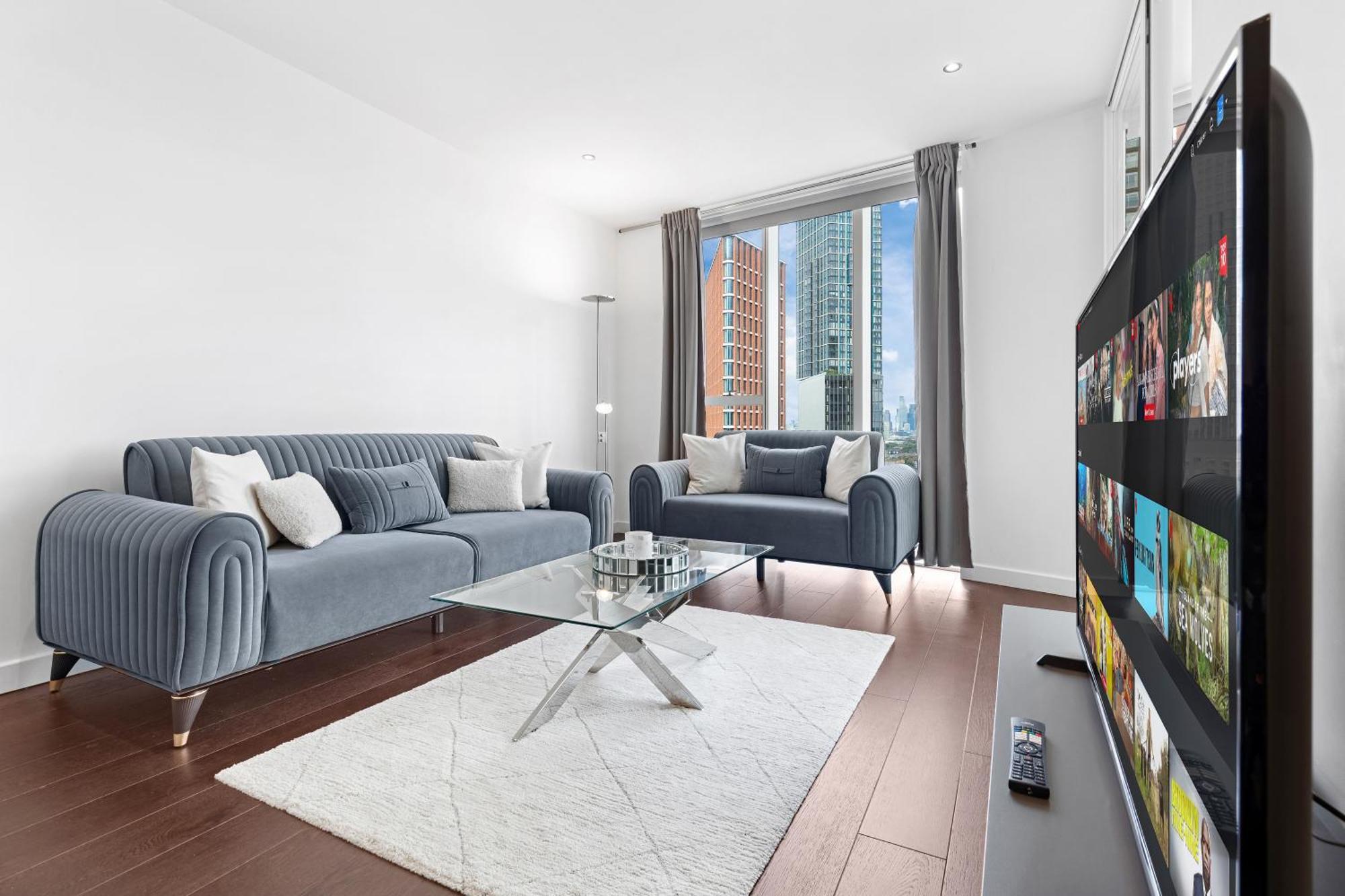 18th Floor Luxury 2 Bedroom, 2 Bathroom Sky View With Rooftop Access & Gym! Unbeatable Experience & Extreme Value! Apartamento Londres