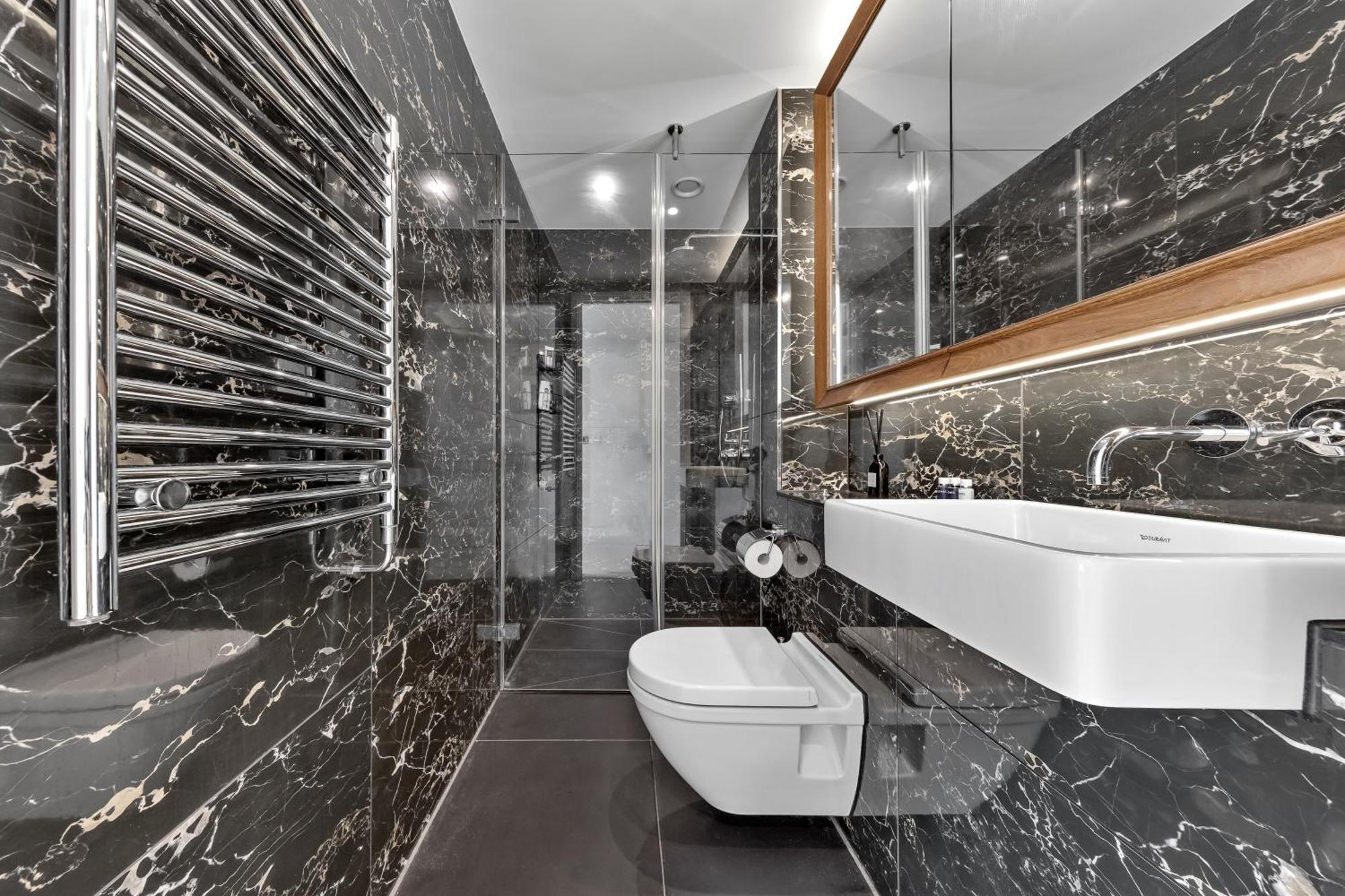 18th Floor Luxury 2 Bedroom, 2 Bathroom Sky View With Rooftop Access & Gym! Unbeatable Experience & Extreme Value! Apartamento *
