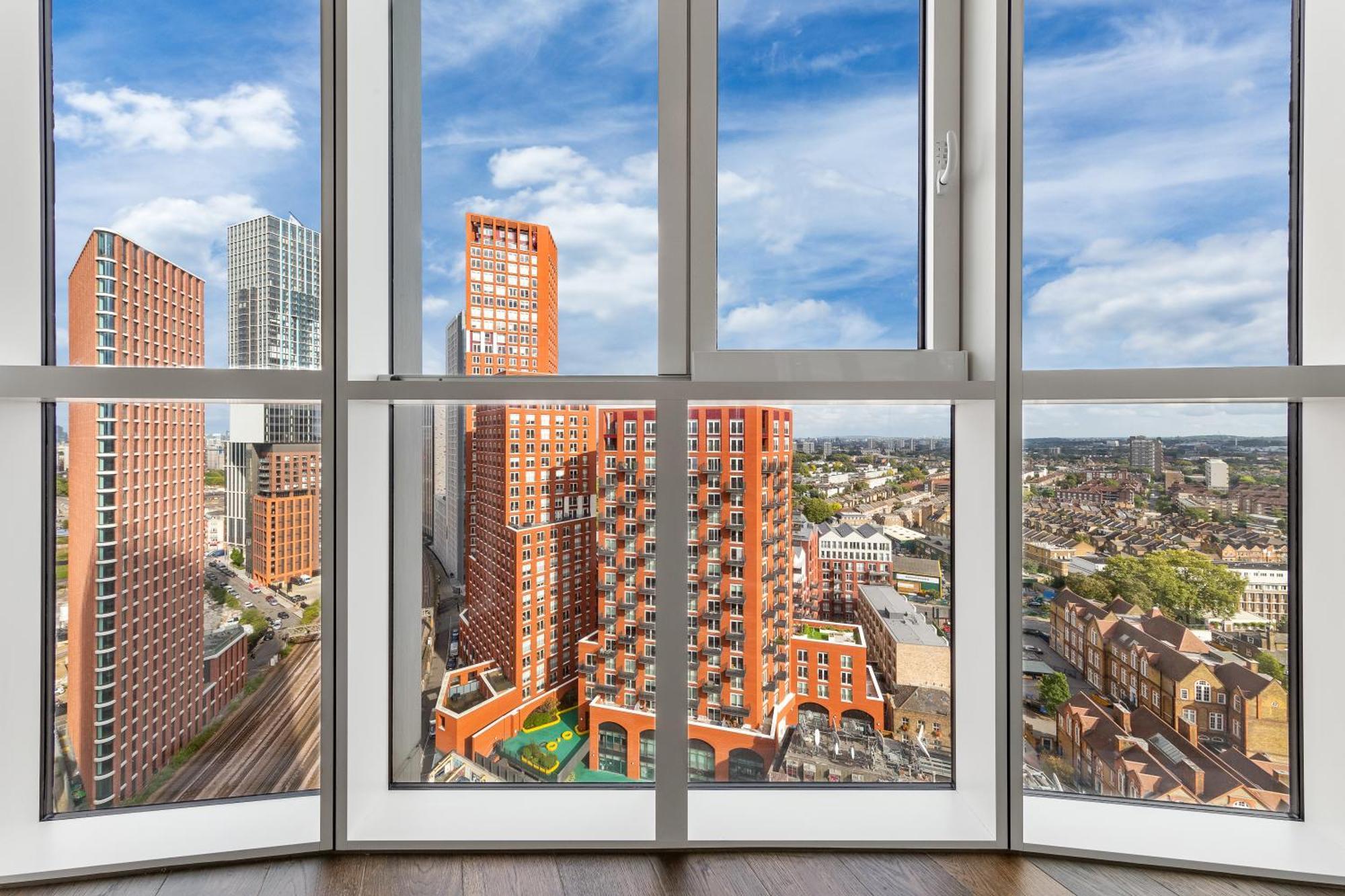 18th Floor Luxury 2 Bedroom, 2 Bathroom Sky View With Rooftop Access & Gym! Unbeatable Experience & Extreme Value! Apartamento