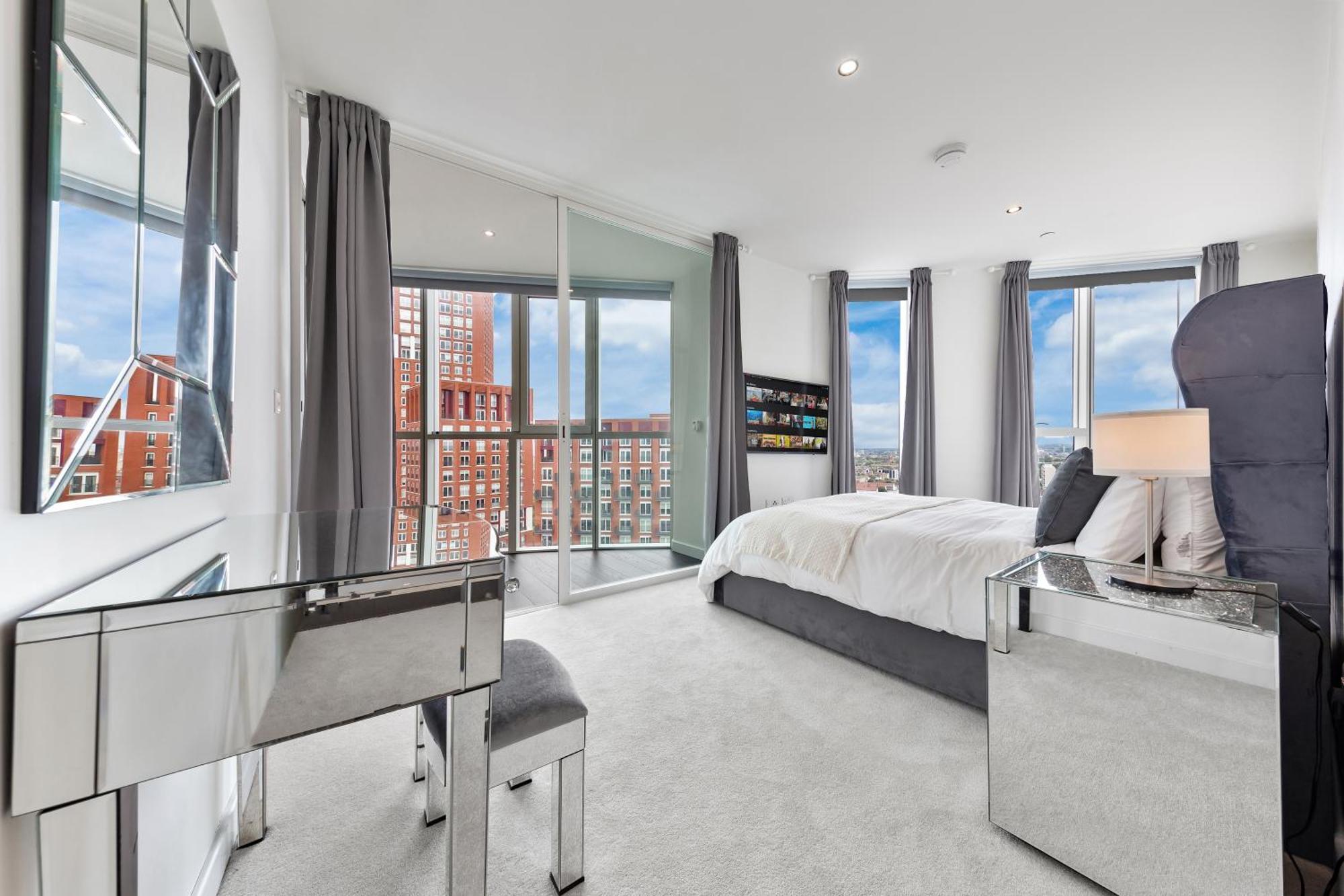 Apartamento 18th Floor Luxury 2 Bedroom, 2 Bathroom Sky View With Rooftop Access & Gym! Unbeatable Experience & Extreme Value! Londres