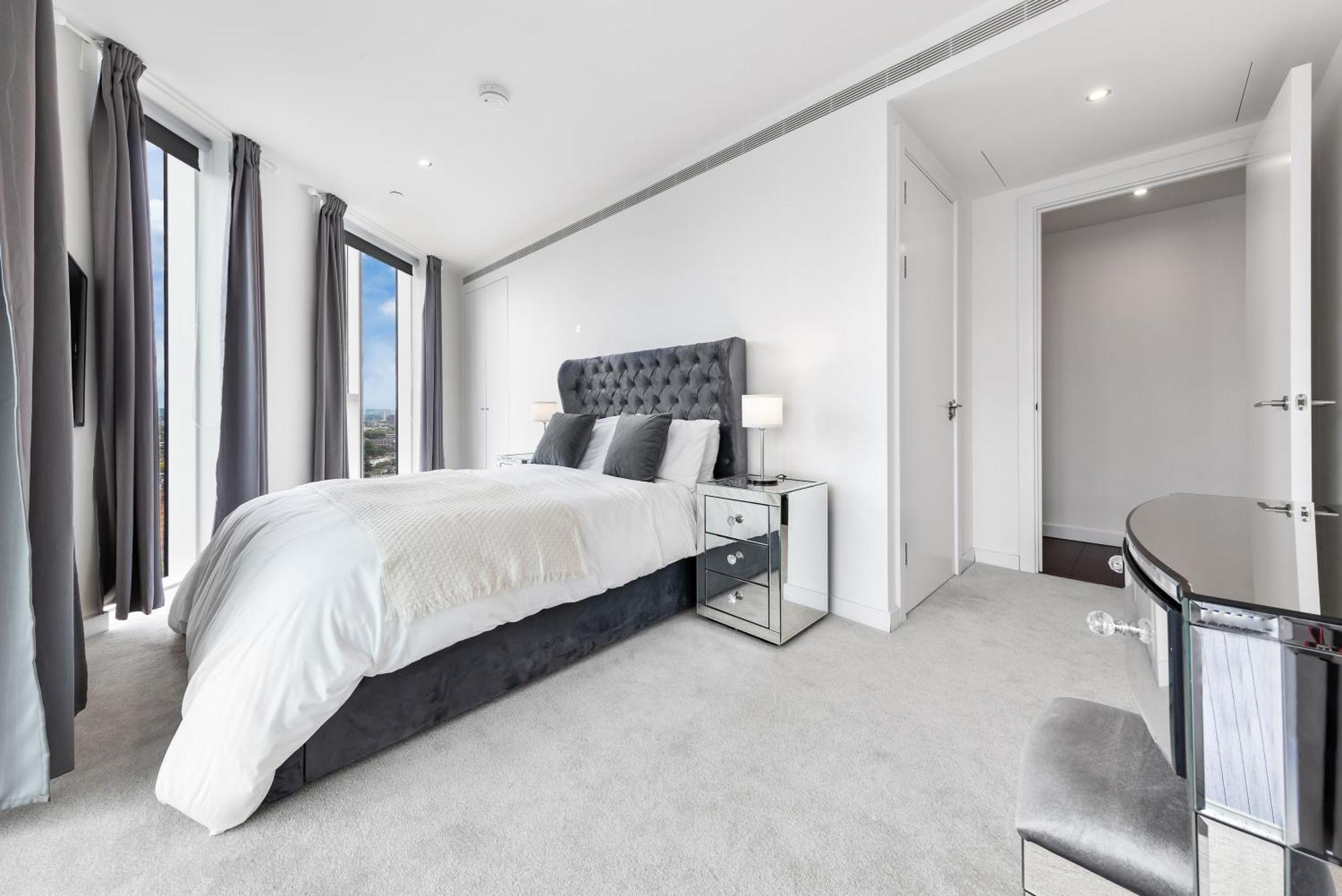 18th Floor Luxury 2 Bedroom, 2 Bathroom Sky View With Rooftop Access & Gym! Unbeatable Experience & Extreme Value! Apartamento *