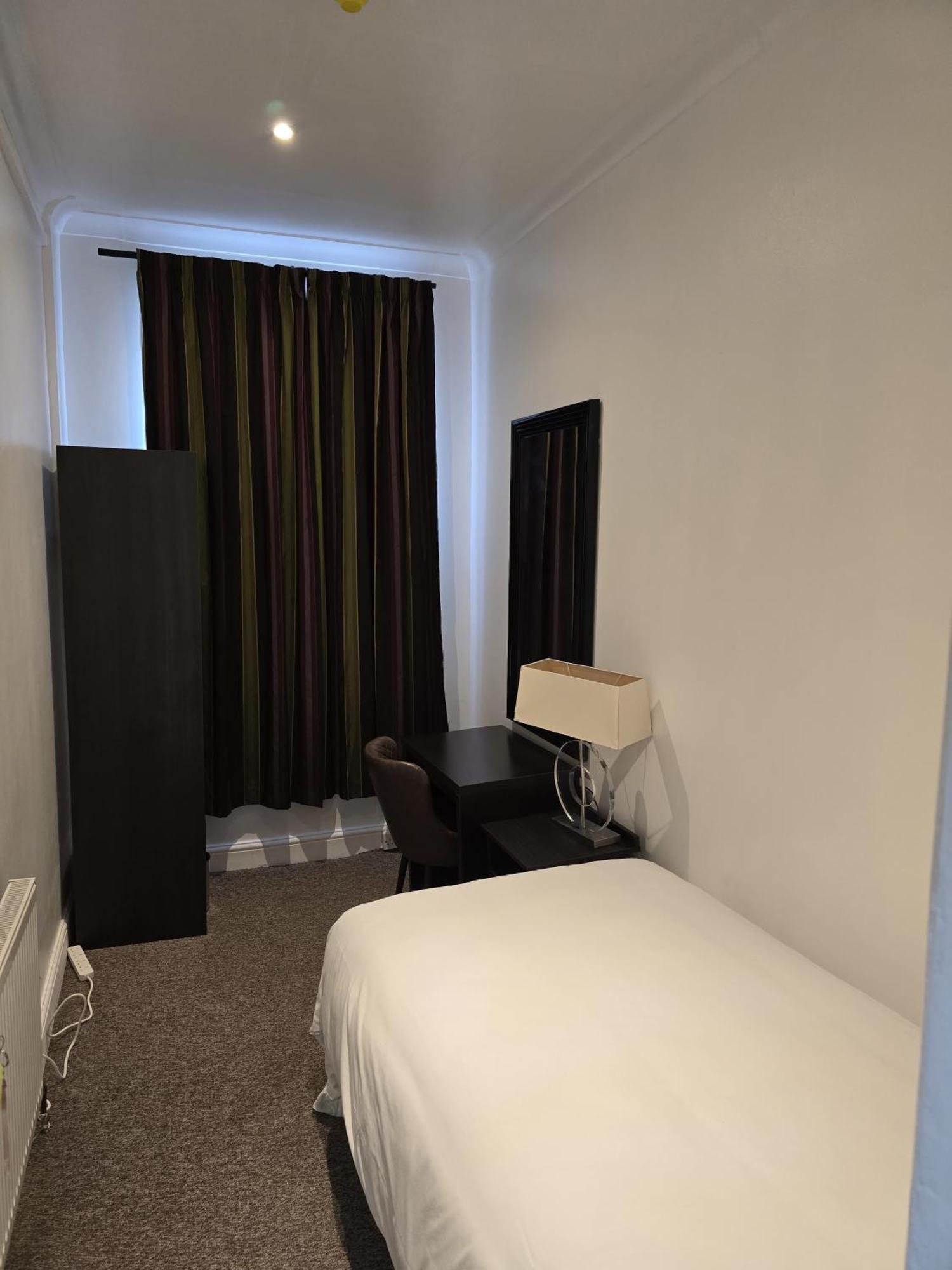 L S Hotel 2*