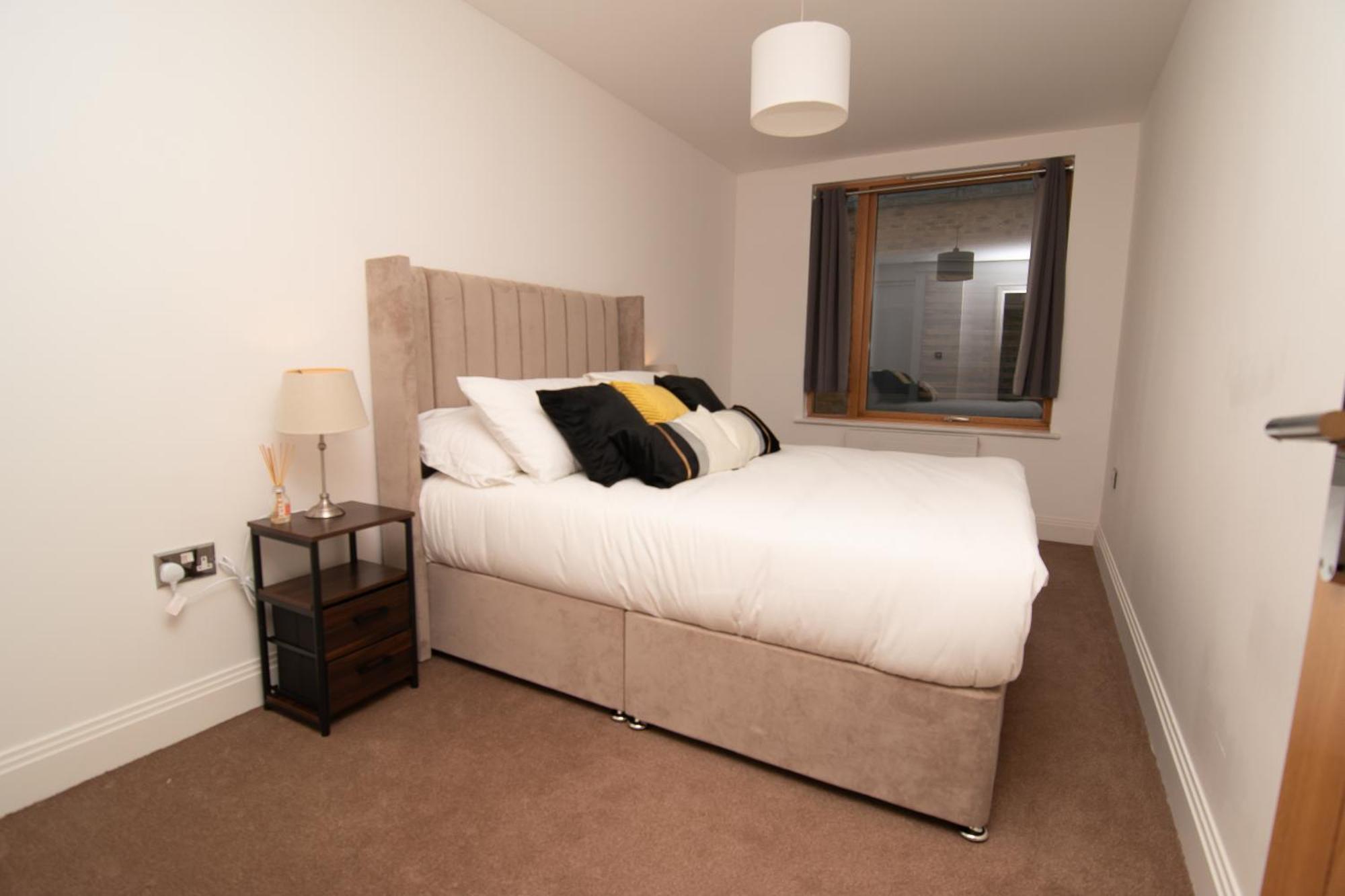 Cosy 2 Bed Hackney Sleeps 8 * London