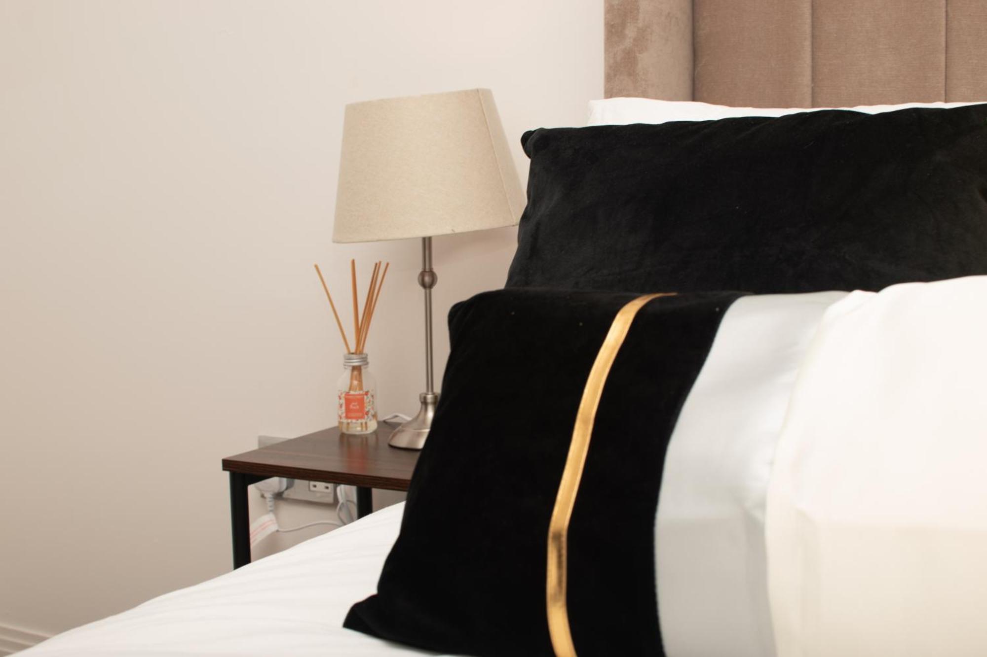 Cosy 2 Bed Hackney Sleeps 8 Apartment