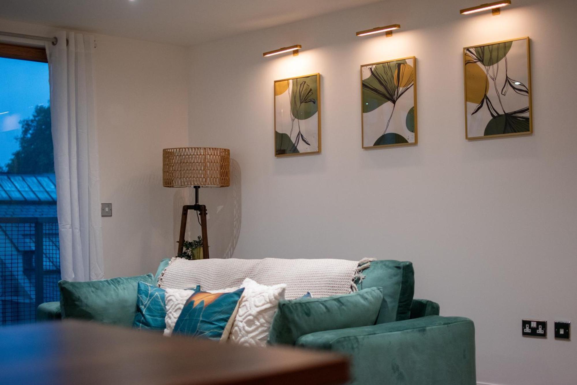Cosy 2 Bed Hackney Sleeps 8 *