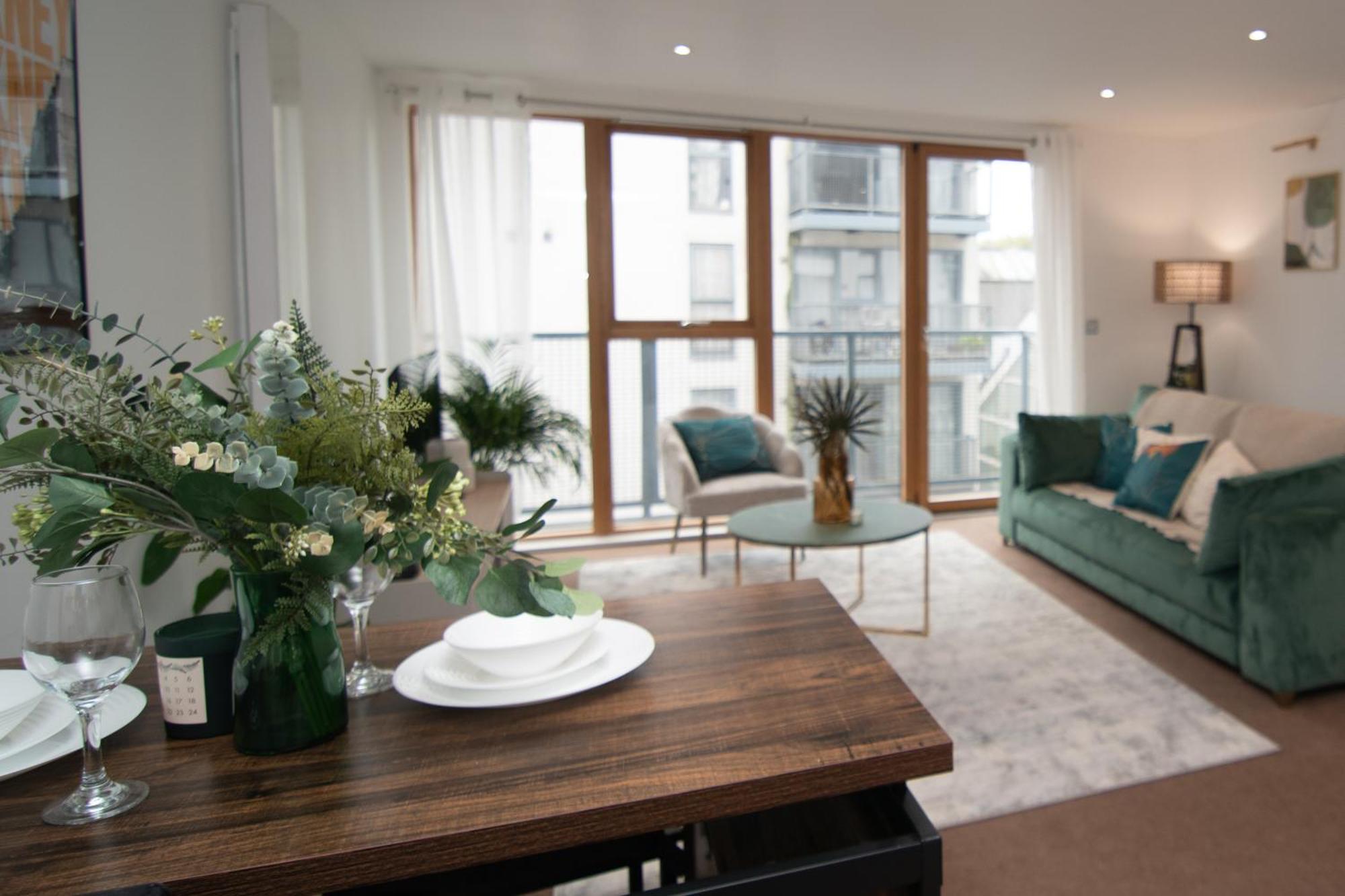 Cosy 2 Bed Hackney Sleeps 8 * London