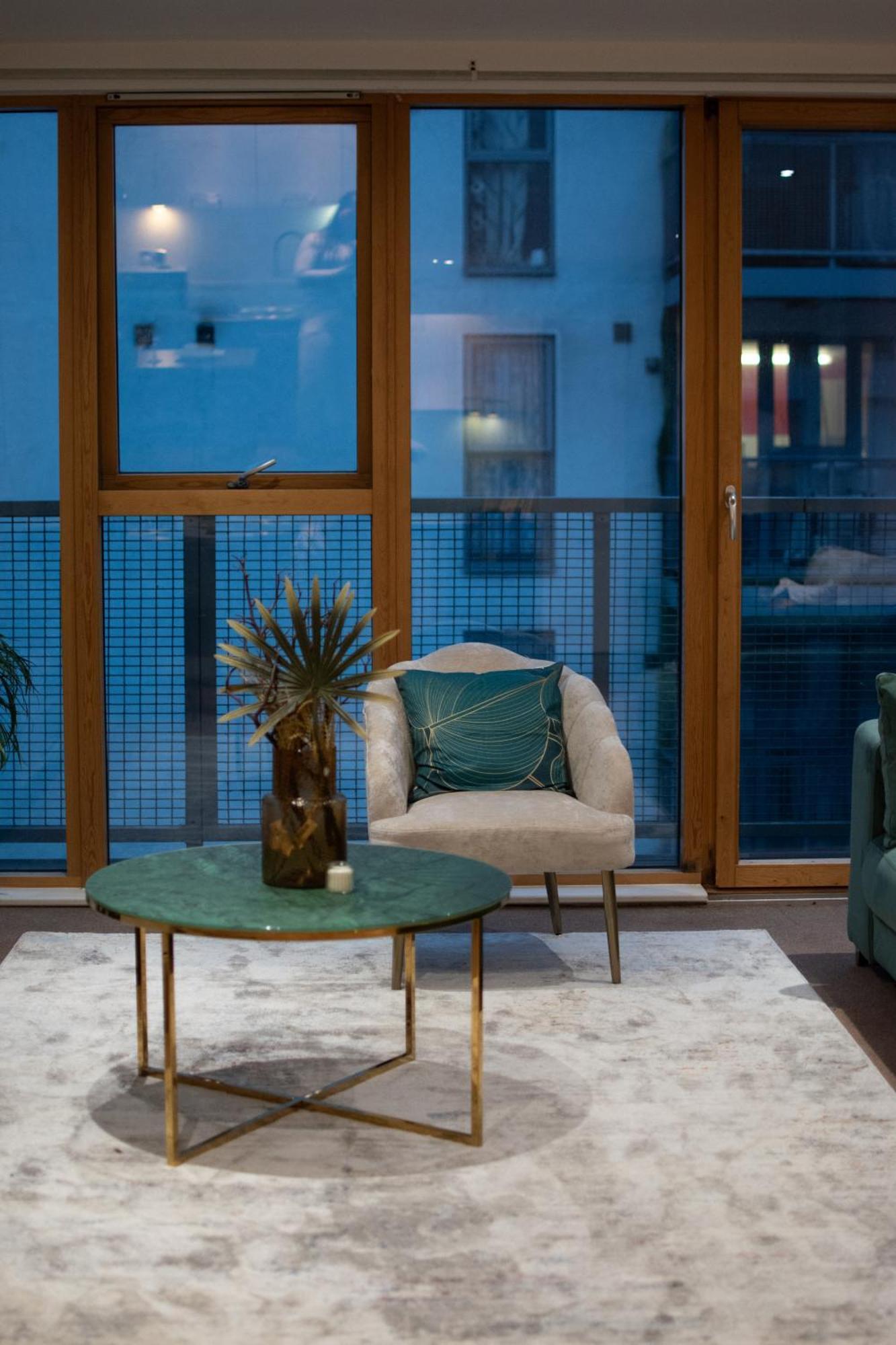 Cosy 2 Bed Hackney Sleeps 8 Apartment London