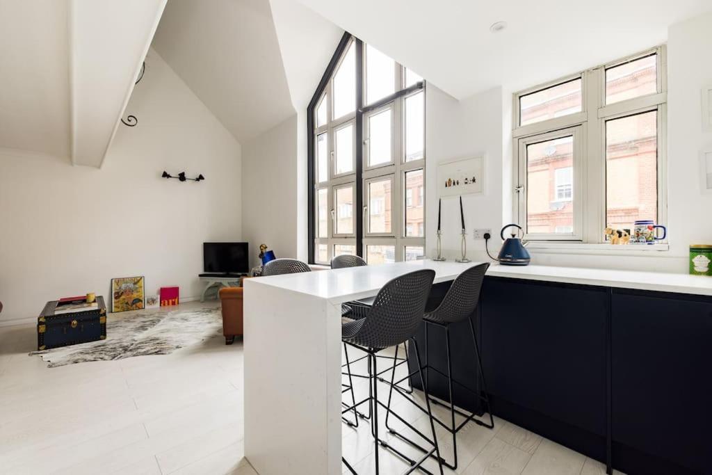 Apartment Stylish 2 Bed Loft With Terrace 2 Min From Tube *