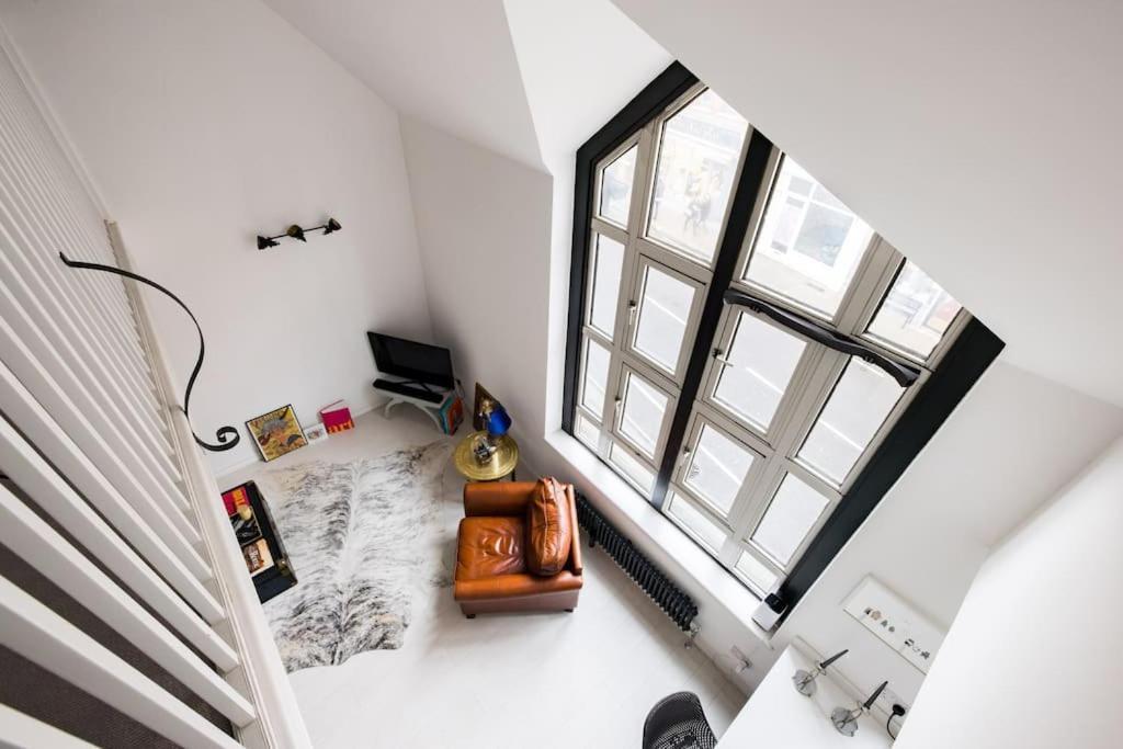Stylish 2 Bed Loft With Terrace 2 Min From Tube Apartment