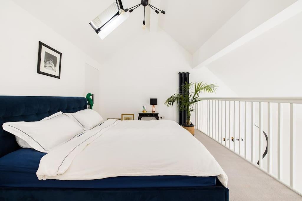 Apartment Stylish 2 Bed Loft With Terrace 2 Min From Tube *