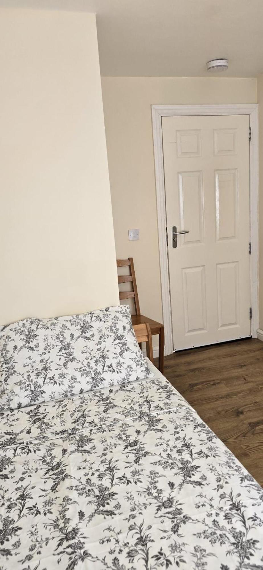 Hostel Private Near Hither Station *