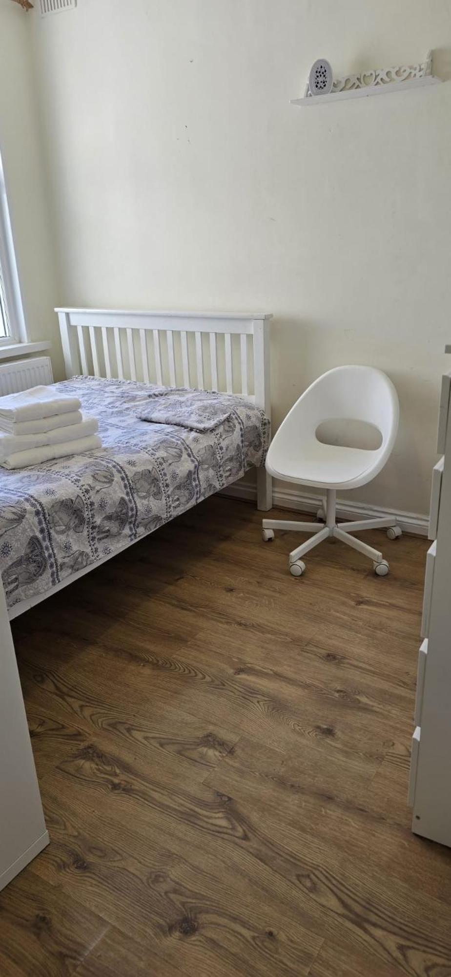 Private Near Hither Station Hostel