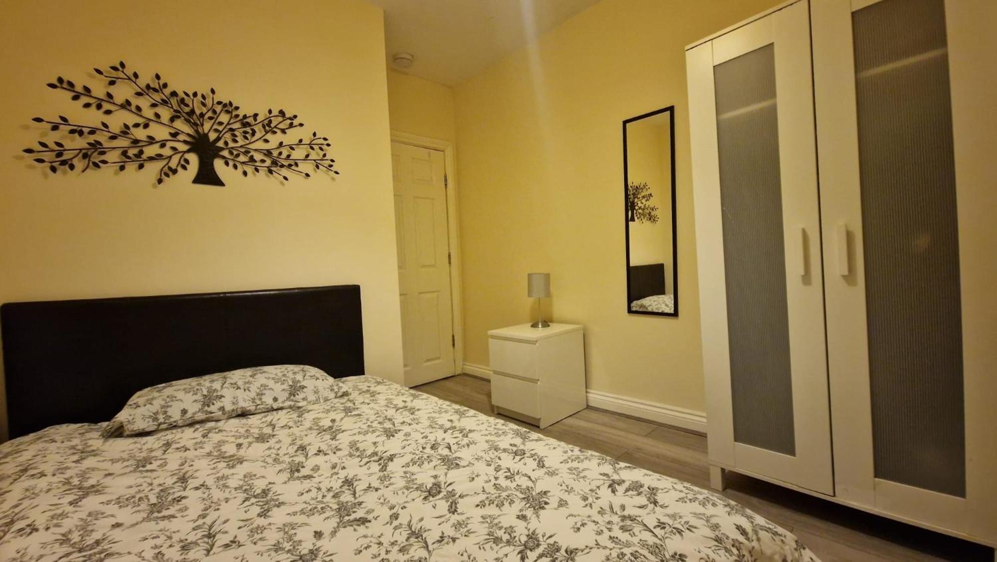 Private Near Hither Station Hostel London