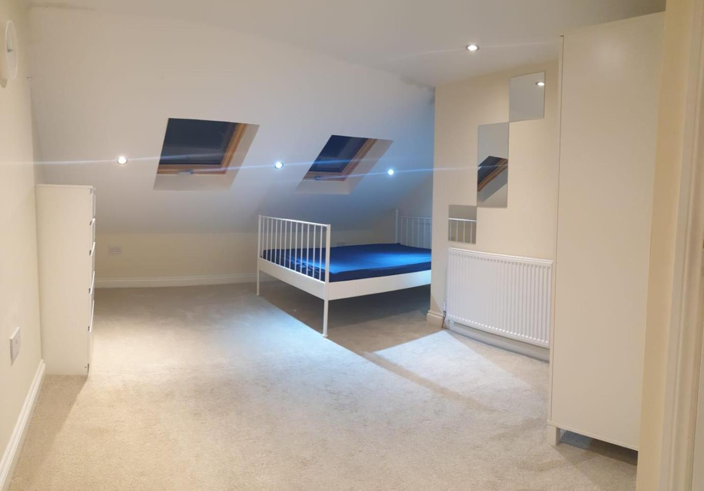 Private Near Hither Station Hostel
