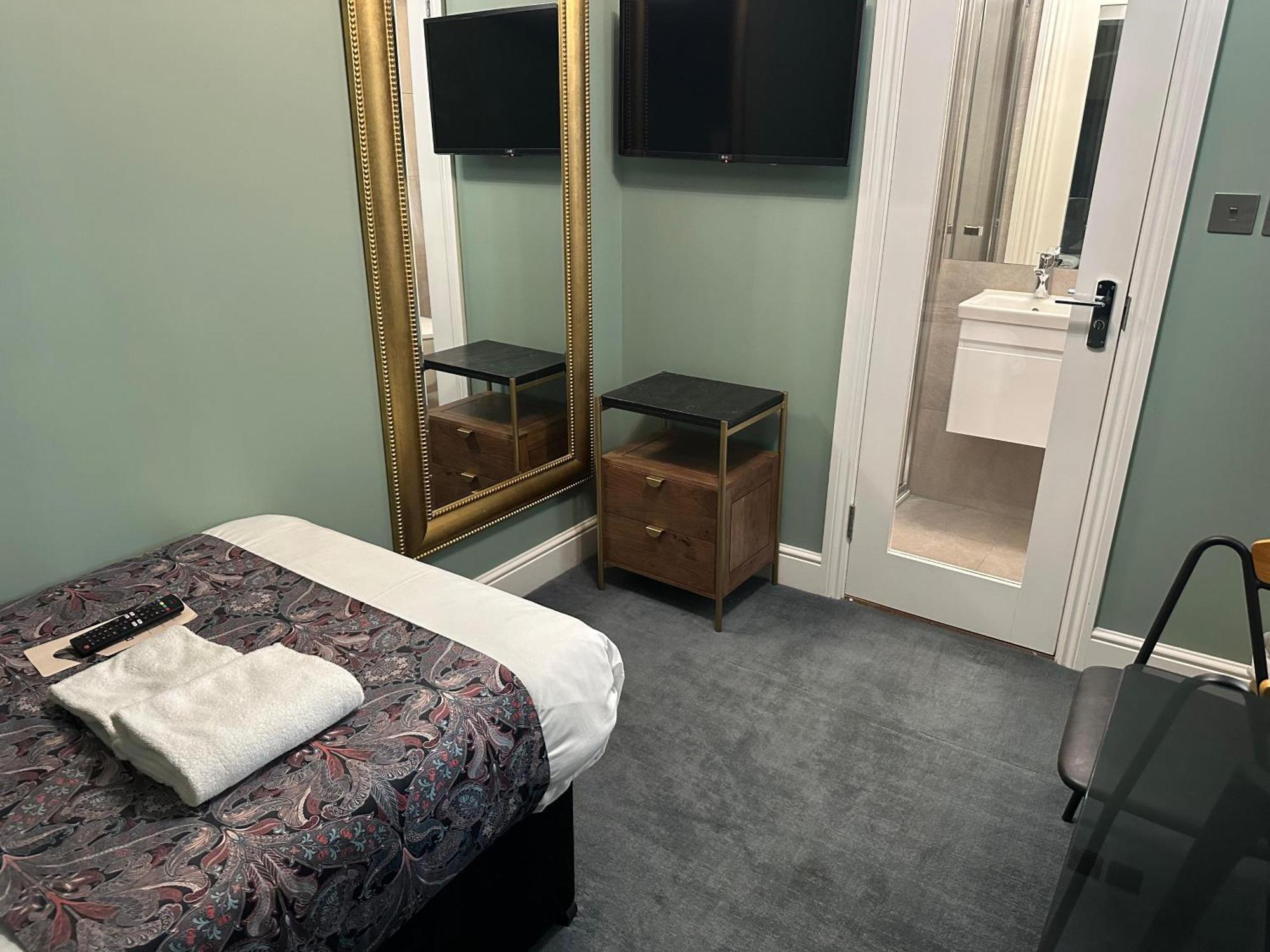 Arran House 3*