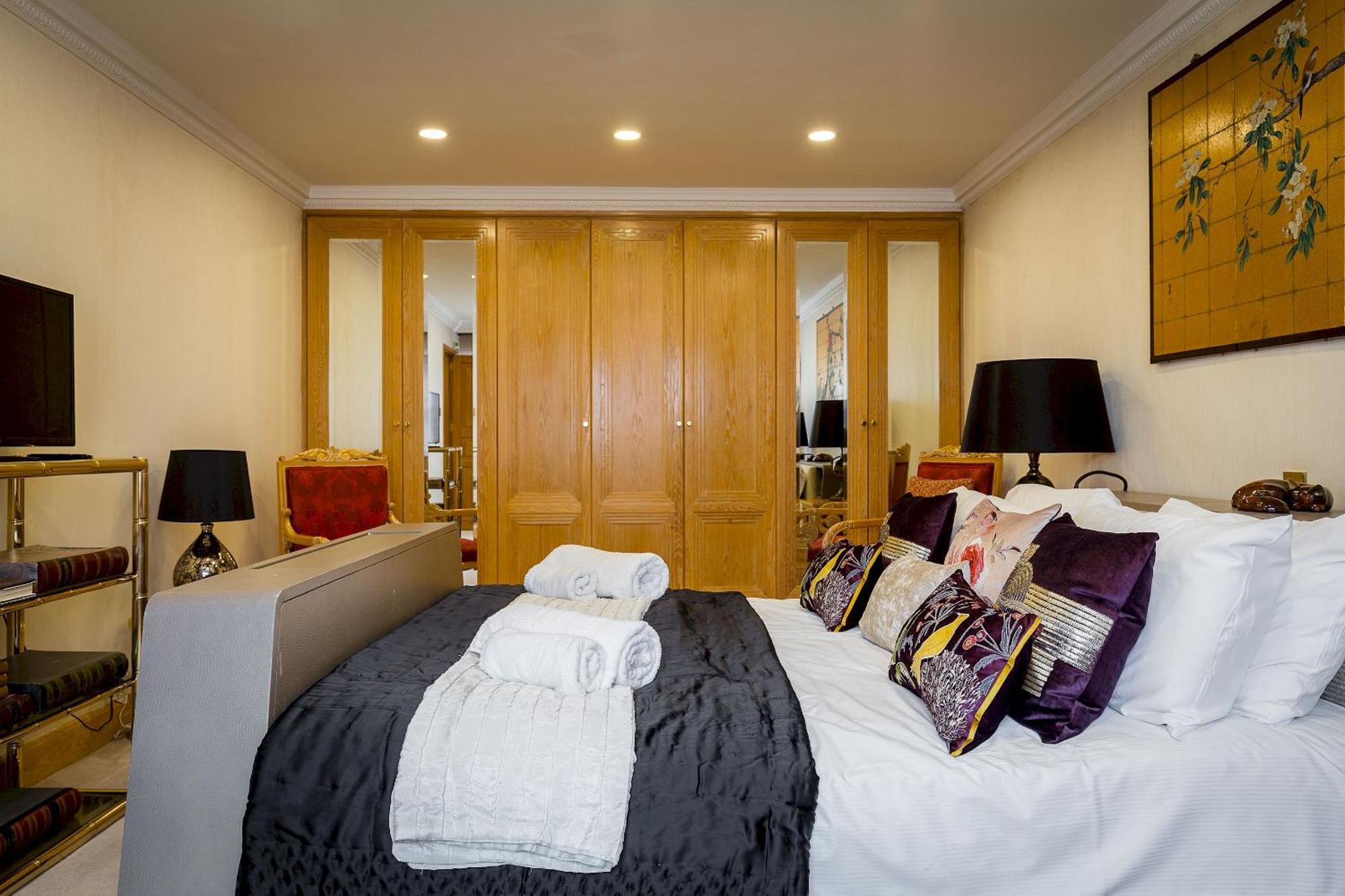 Hyde Park View Marble Arch Apartment *